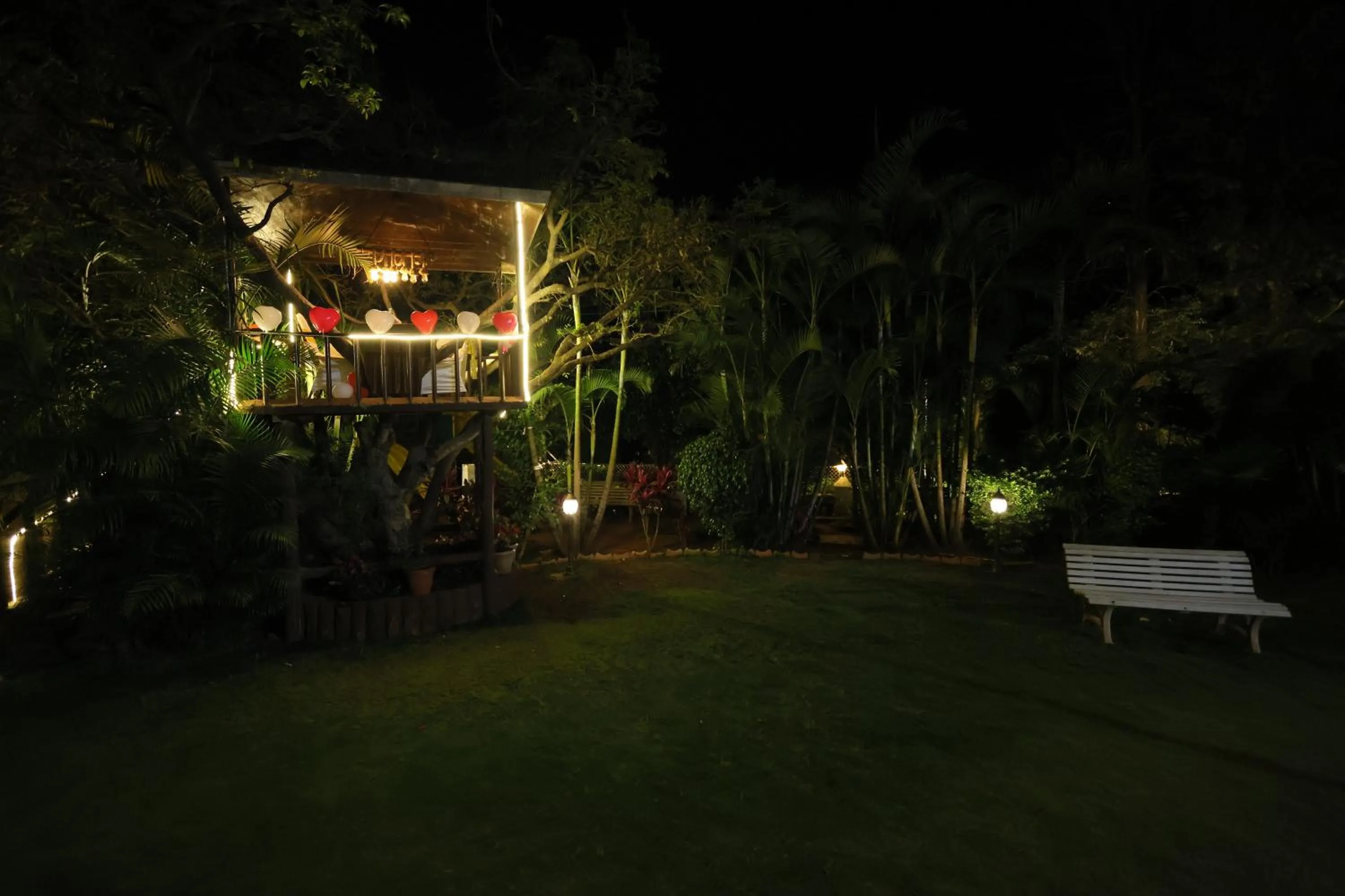 Property building in Hotel King Garden