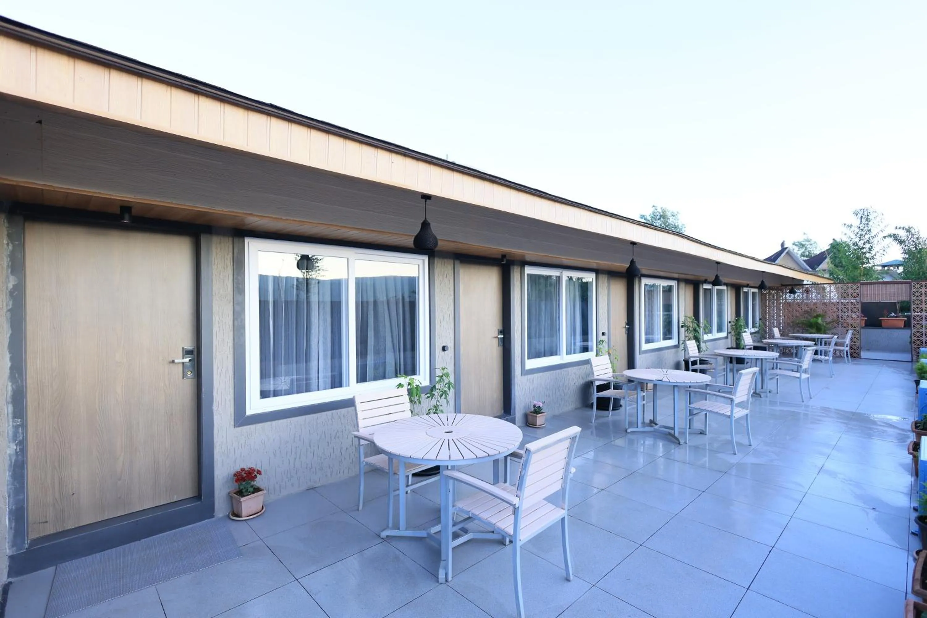 Property building in Hotel King Garden