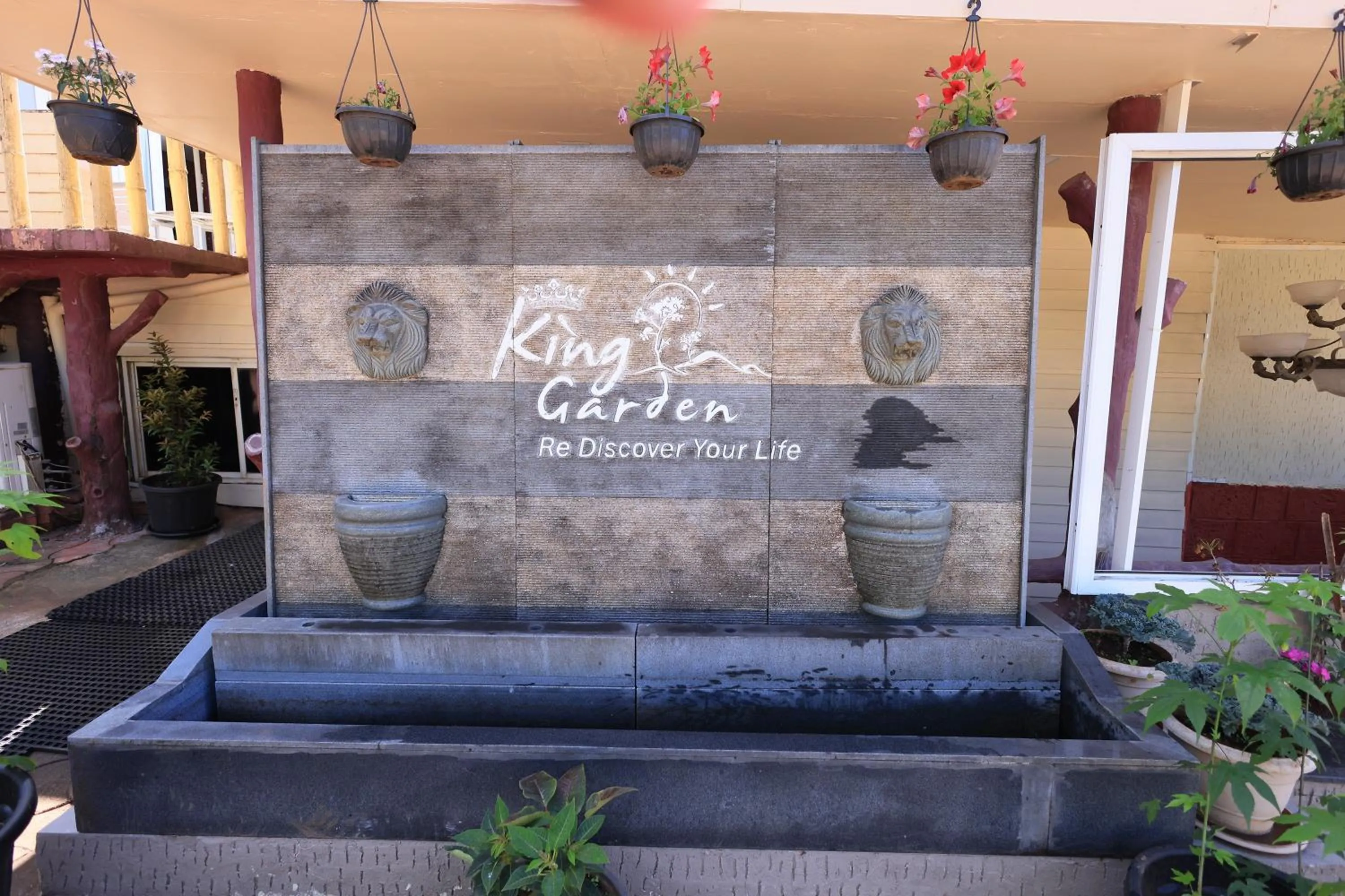 Property building in Hotel King Garden