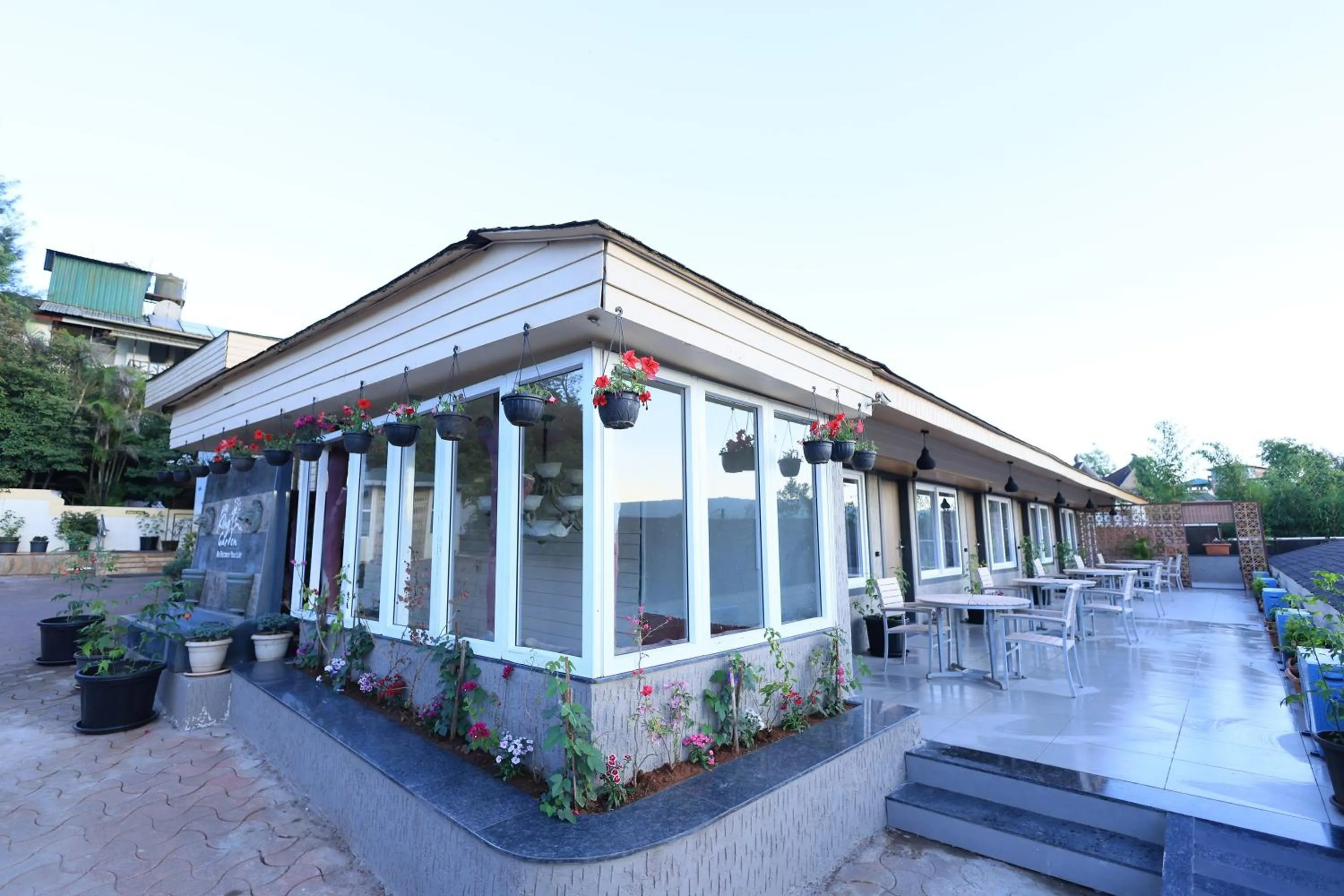 Property building in Hotel King Garden