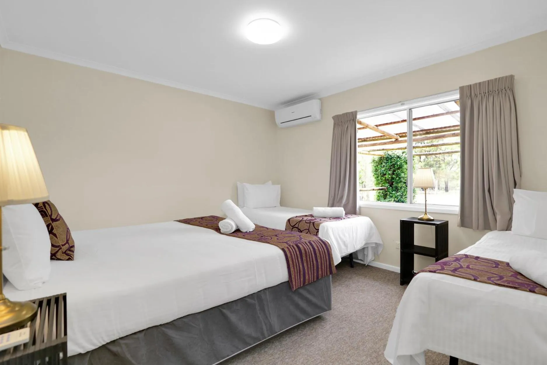 Bed in Starline Alpacas Farmstay Resort