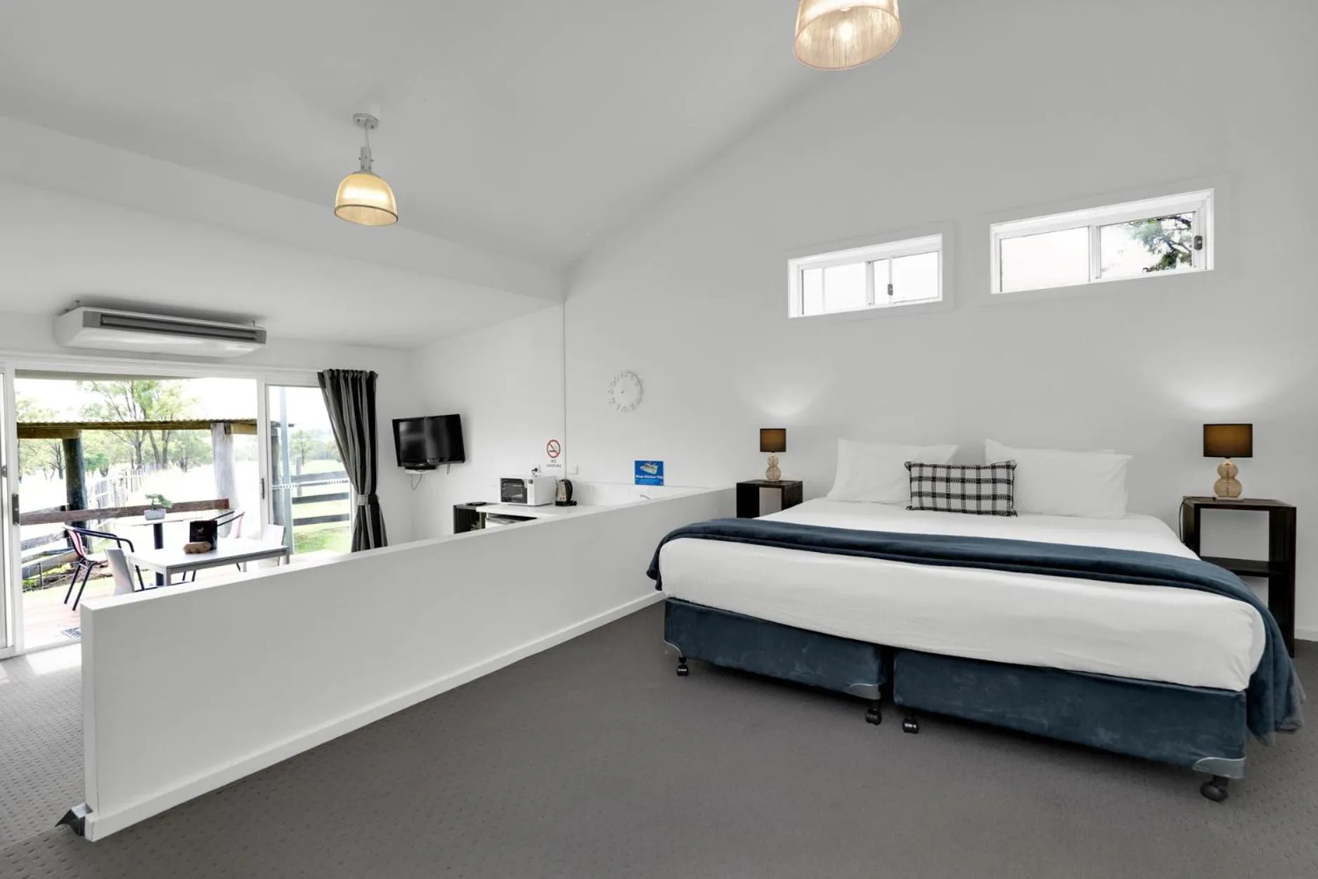 Bed in Starline Alpacas Farmstay Resort