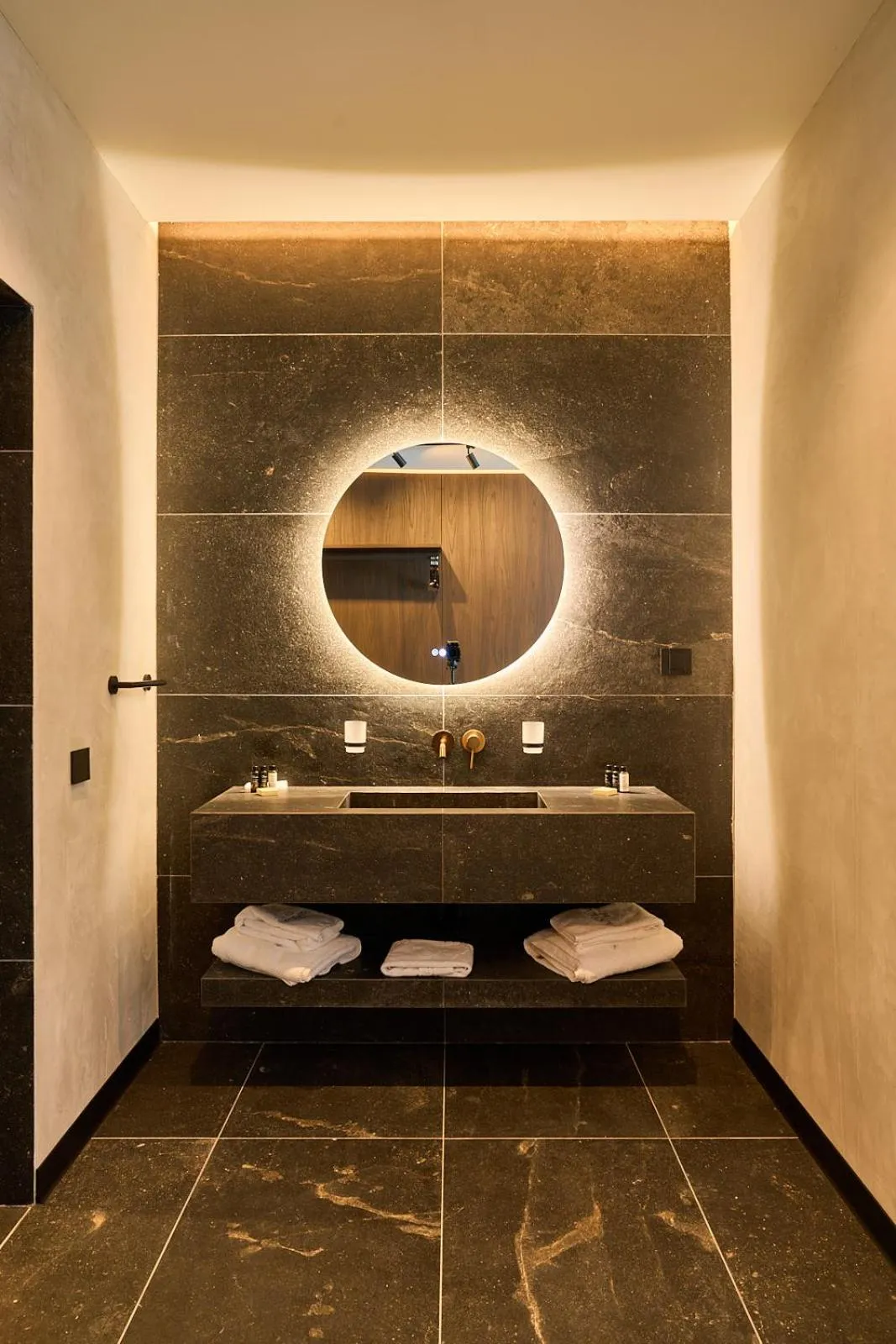 Shower in Adella Boutique Hotel - Free Secured Parking