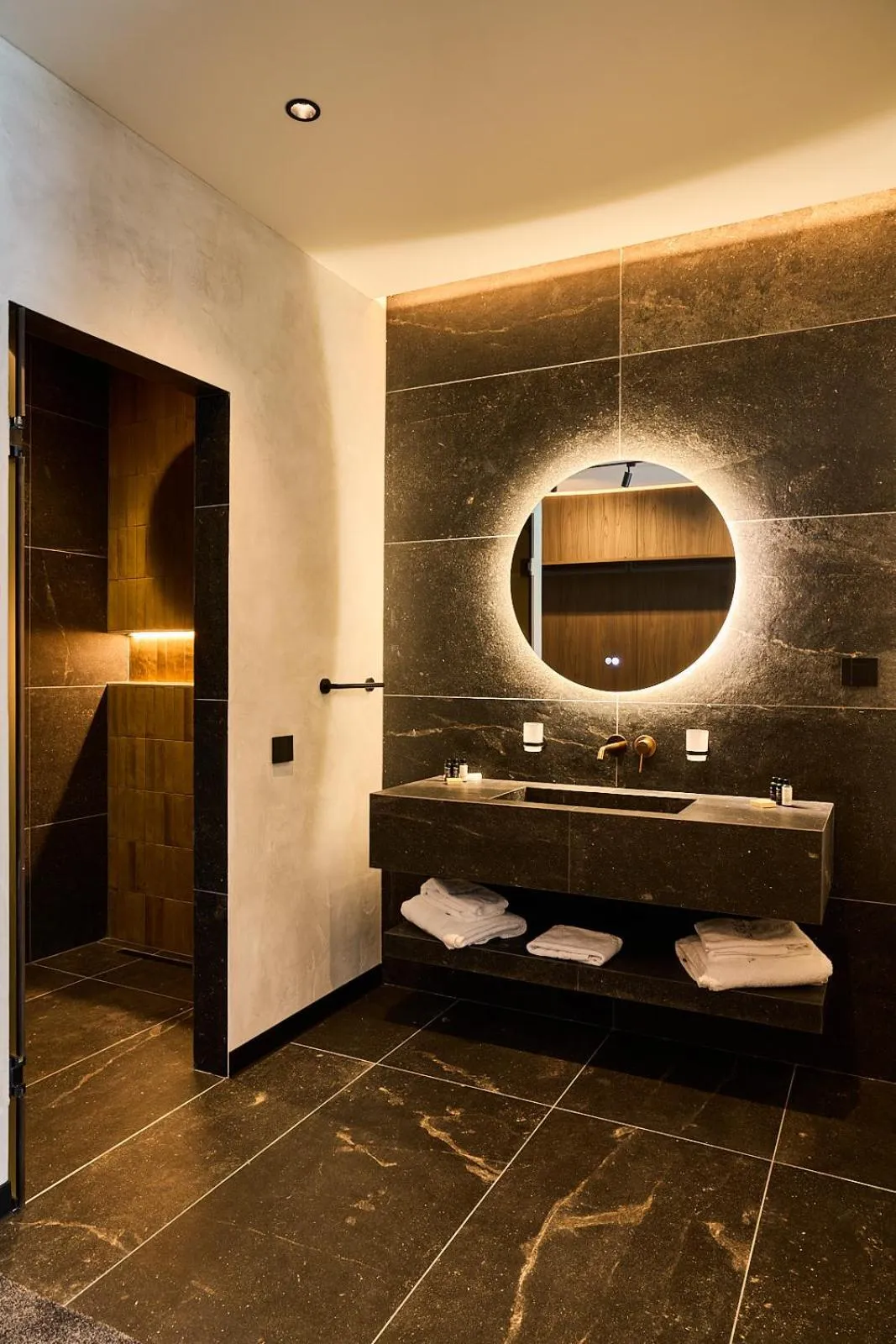 Shower in Adella Boutique Hotel - Free Secured Parking