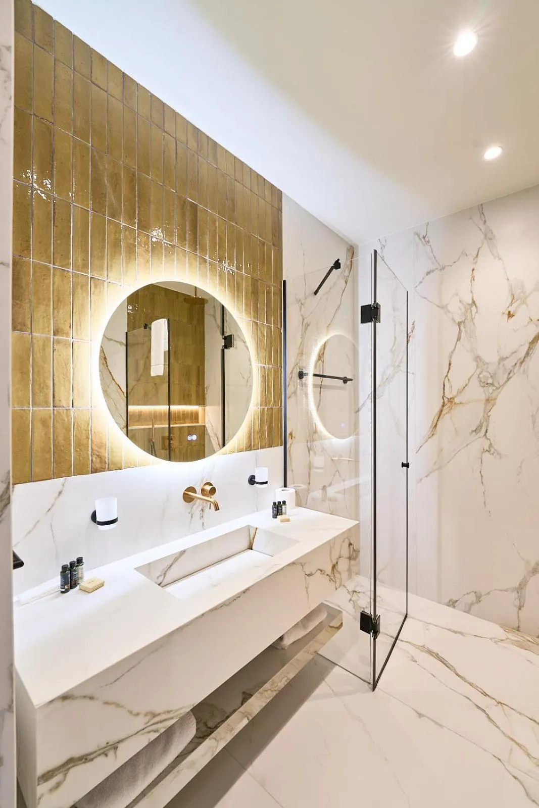 Shower in Adella Boutique Hotel - Free Secured Parking