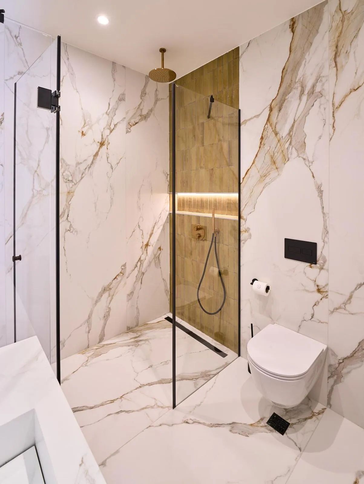 Shower in Adella Boutique Hotel - Free Secured Parking