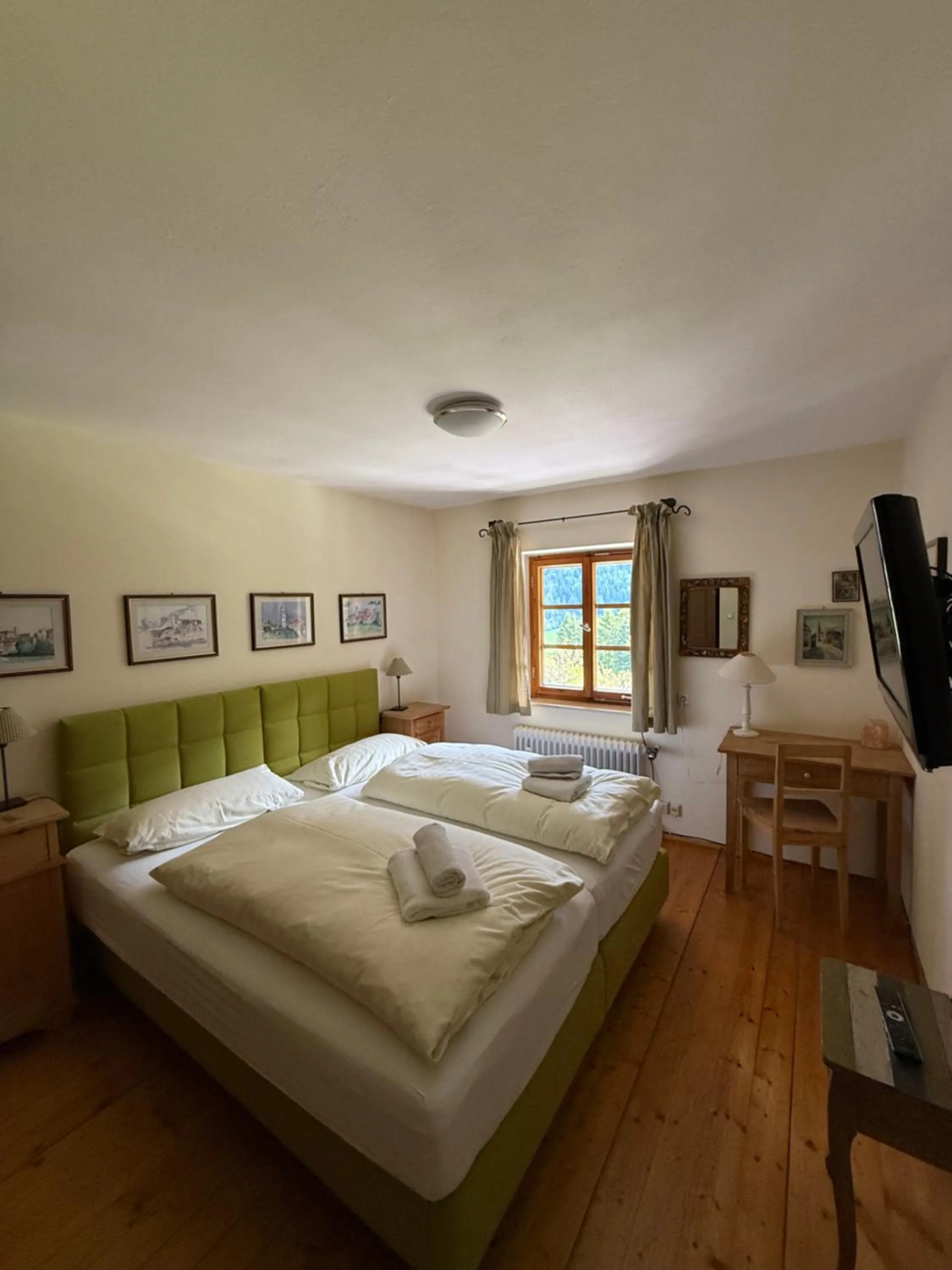 Bedroom, Bed in Berggasthof Butzn Wirt