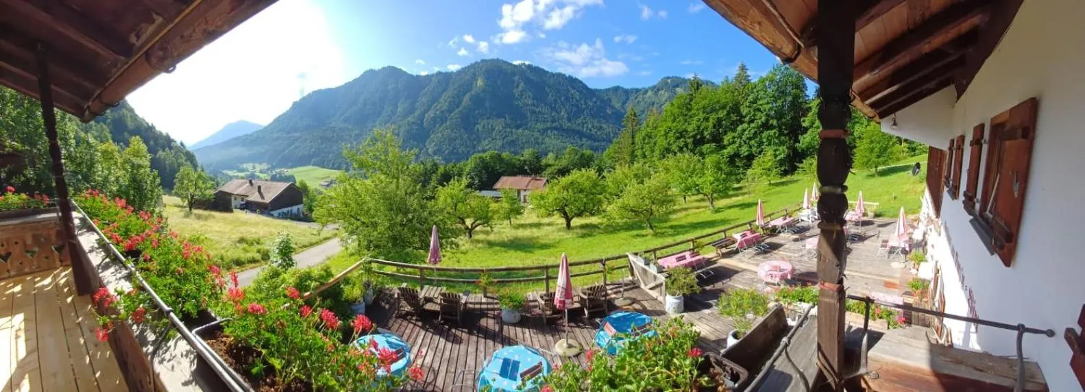 Garden view in Berggasthof Butzn Wirt