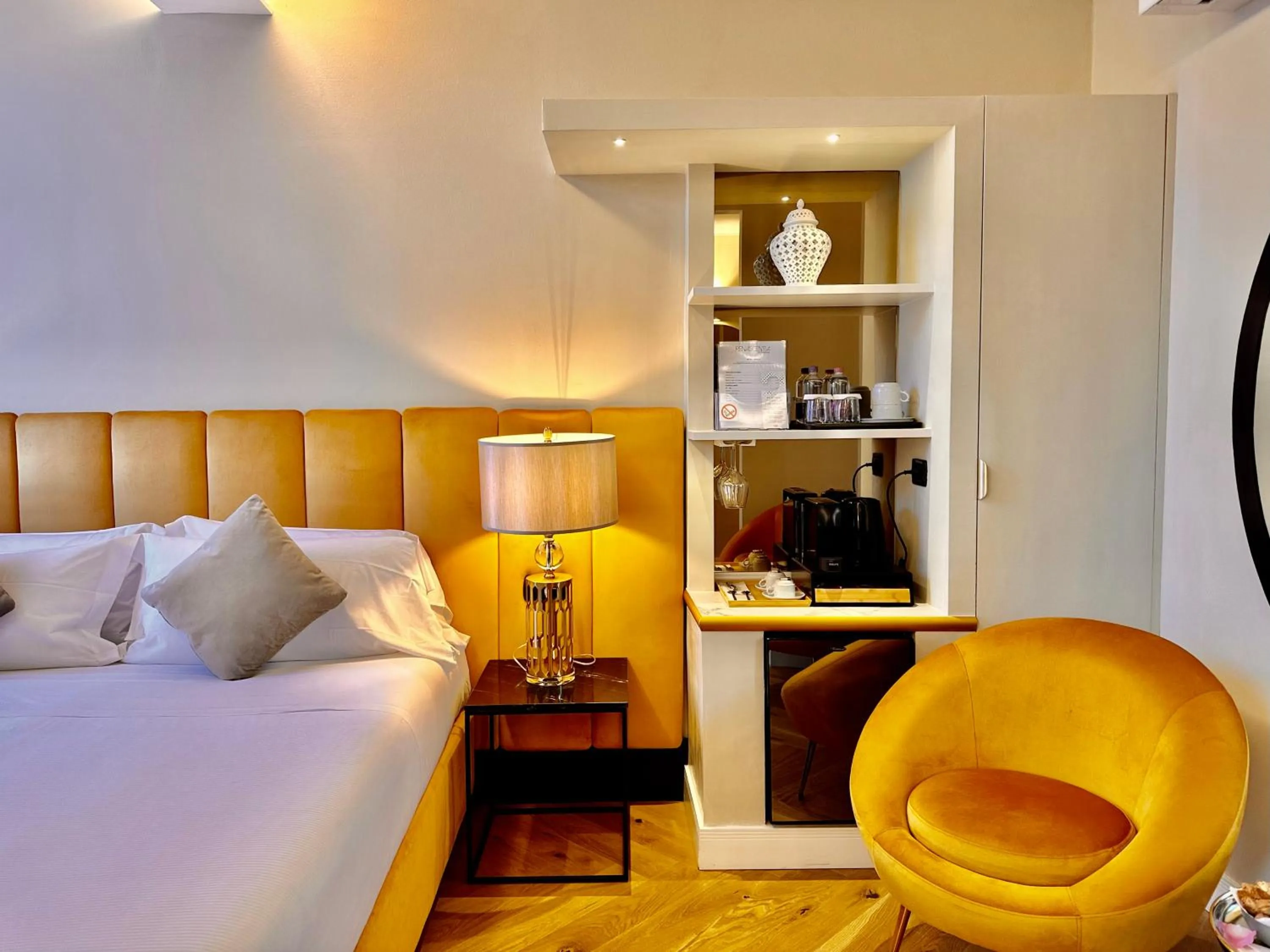 Bed in Renascentia in Florence - Adults Only