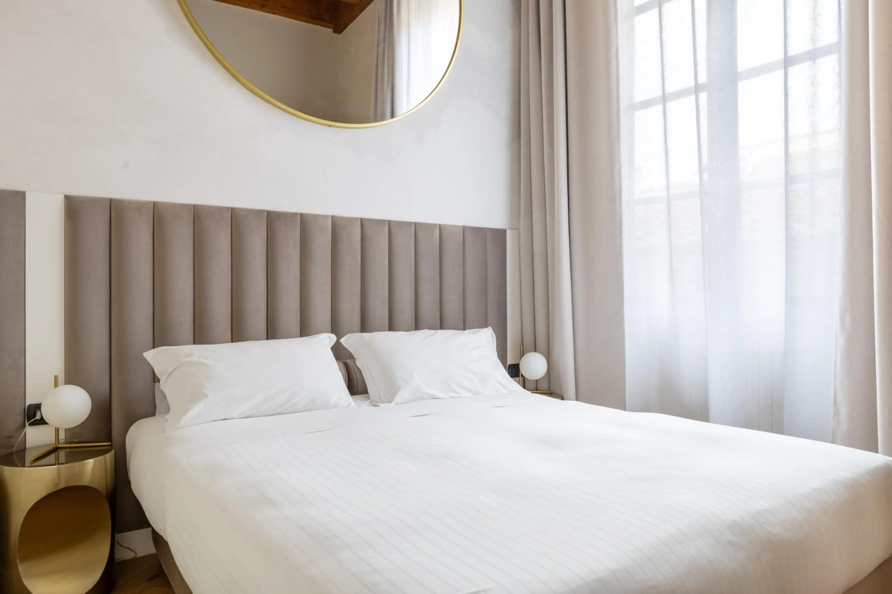 Bed in Renascentia in Florence - Adults Only