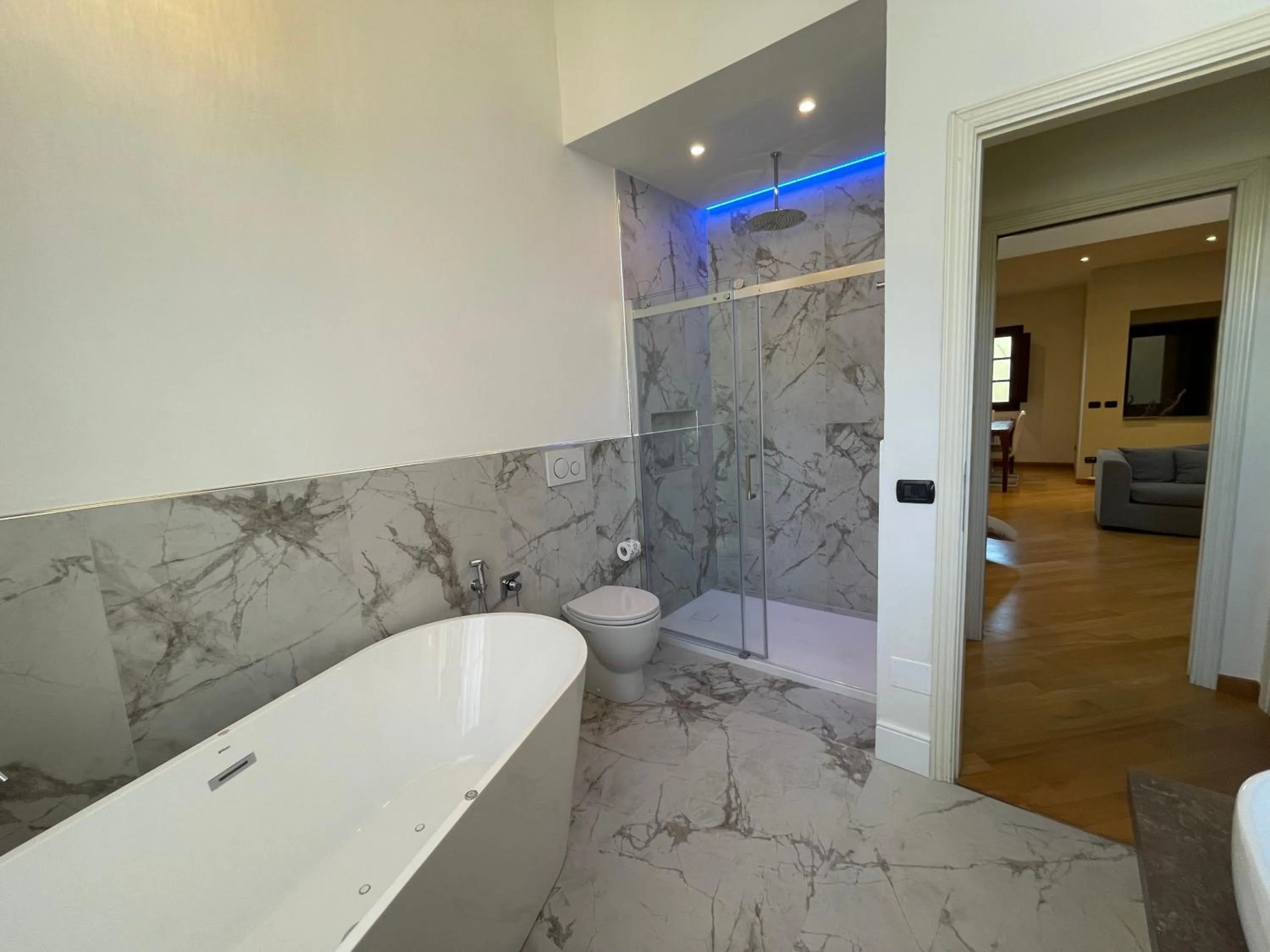 Shower in Renascentia in Florence - Adults Only