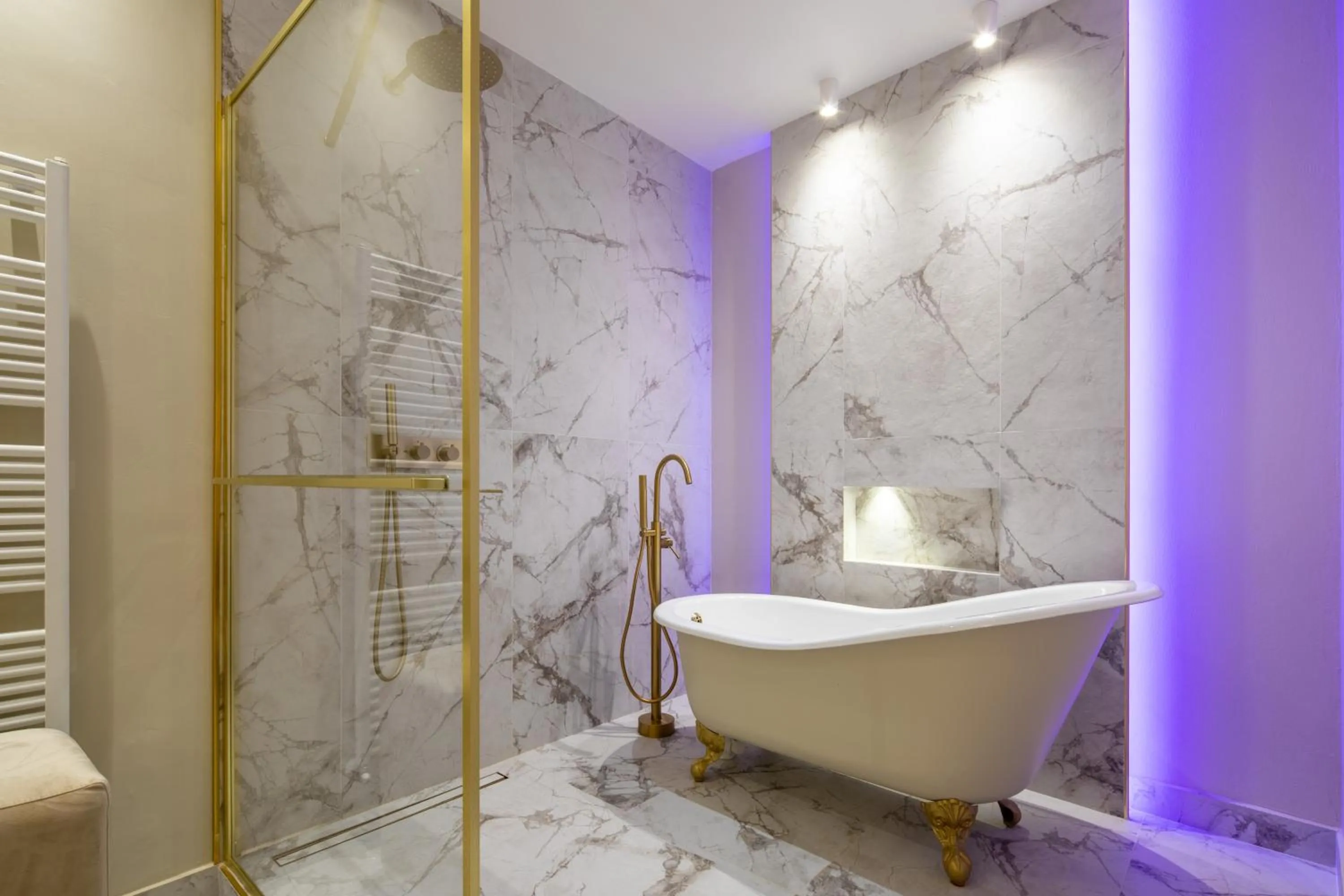 Bath in Renascentia in Florence - Adults Only