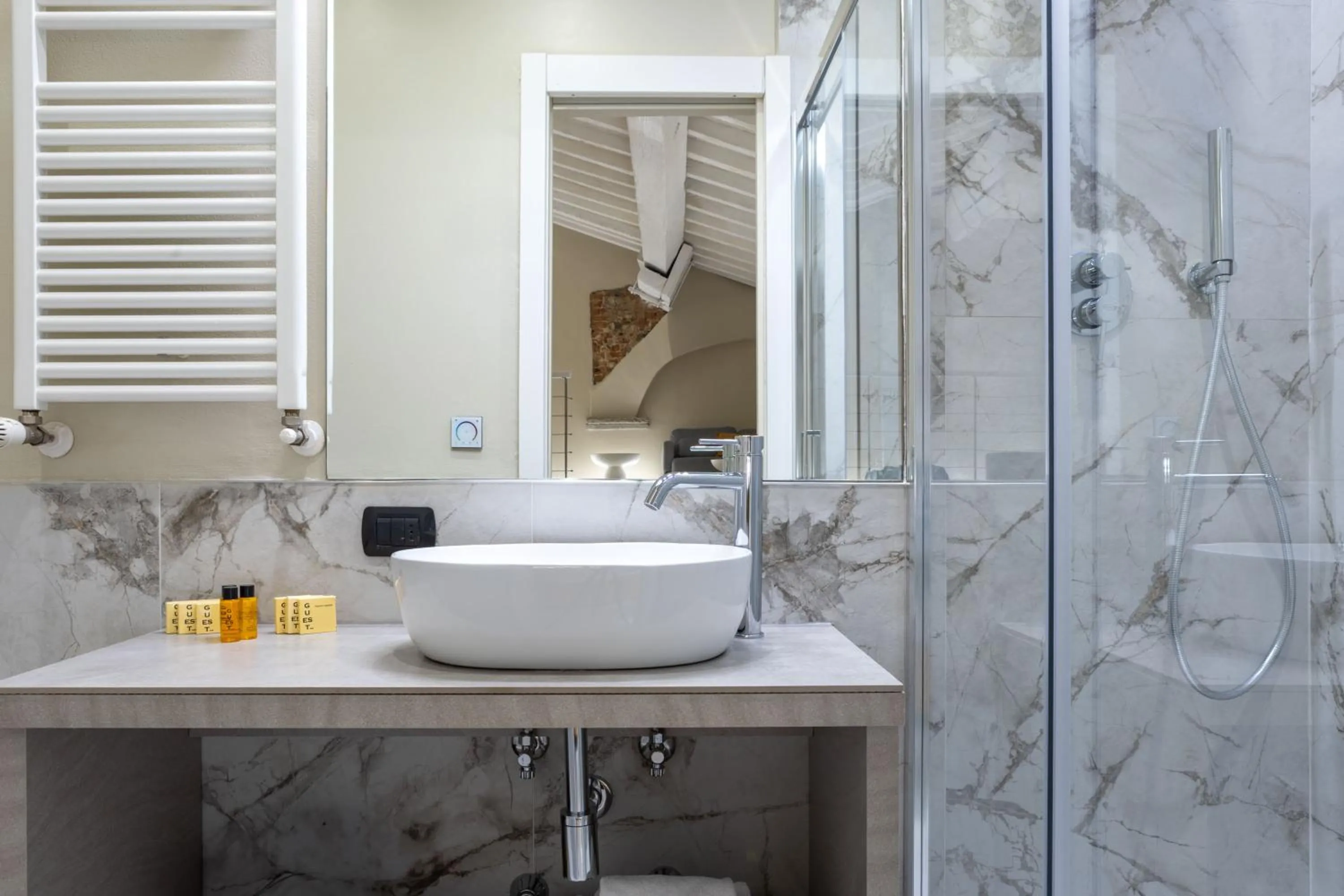 Shower in Renascentia in Florence - Adults Only