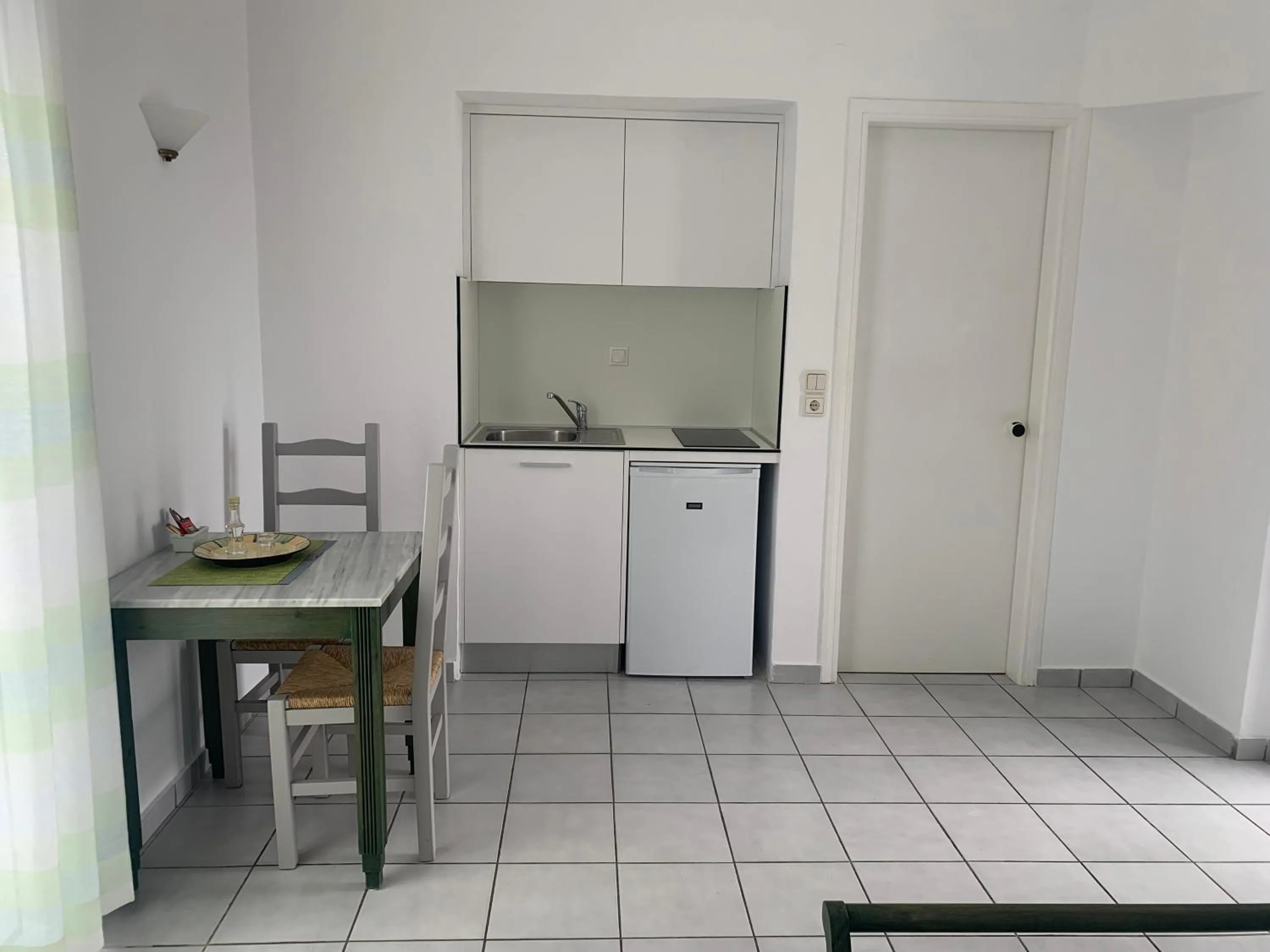 Area and facilities in Astra Hotel Apartments