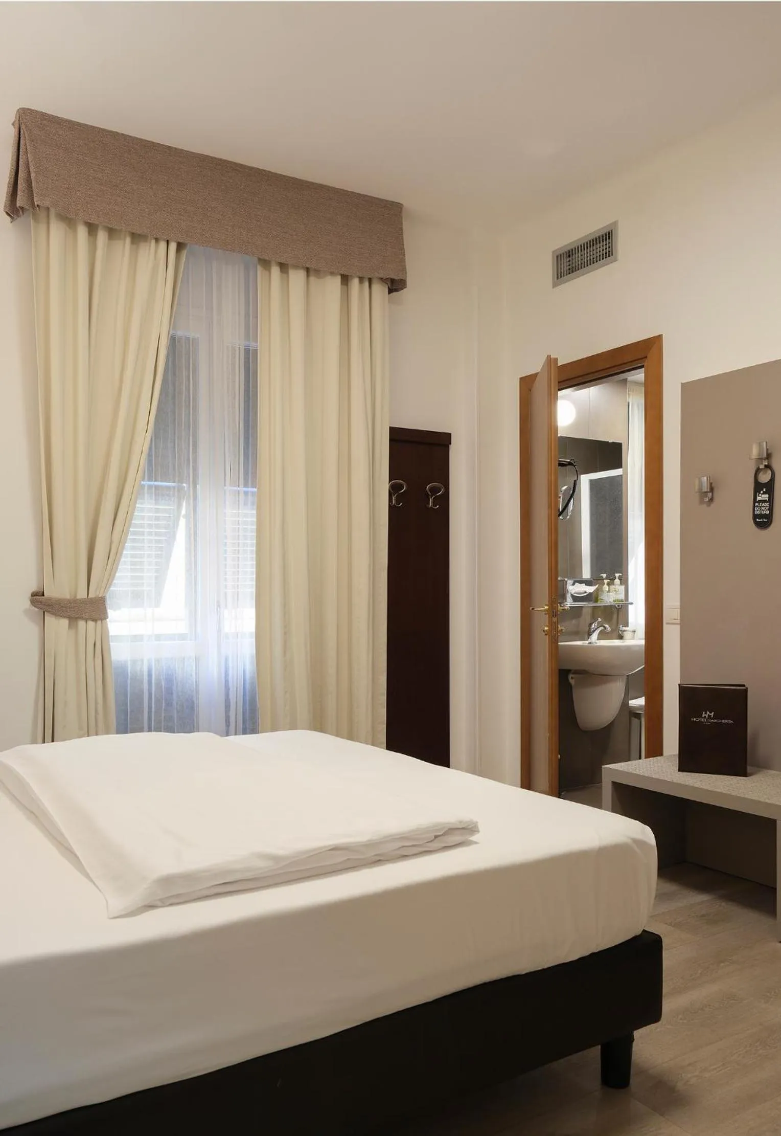 Bed in Hotel Margherita