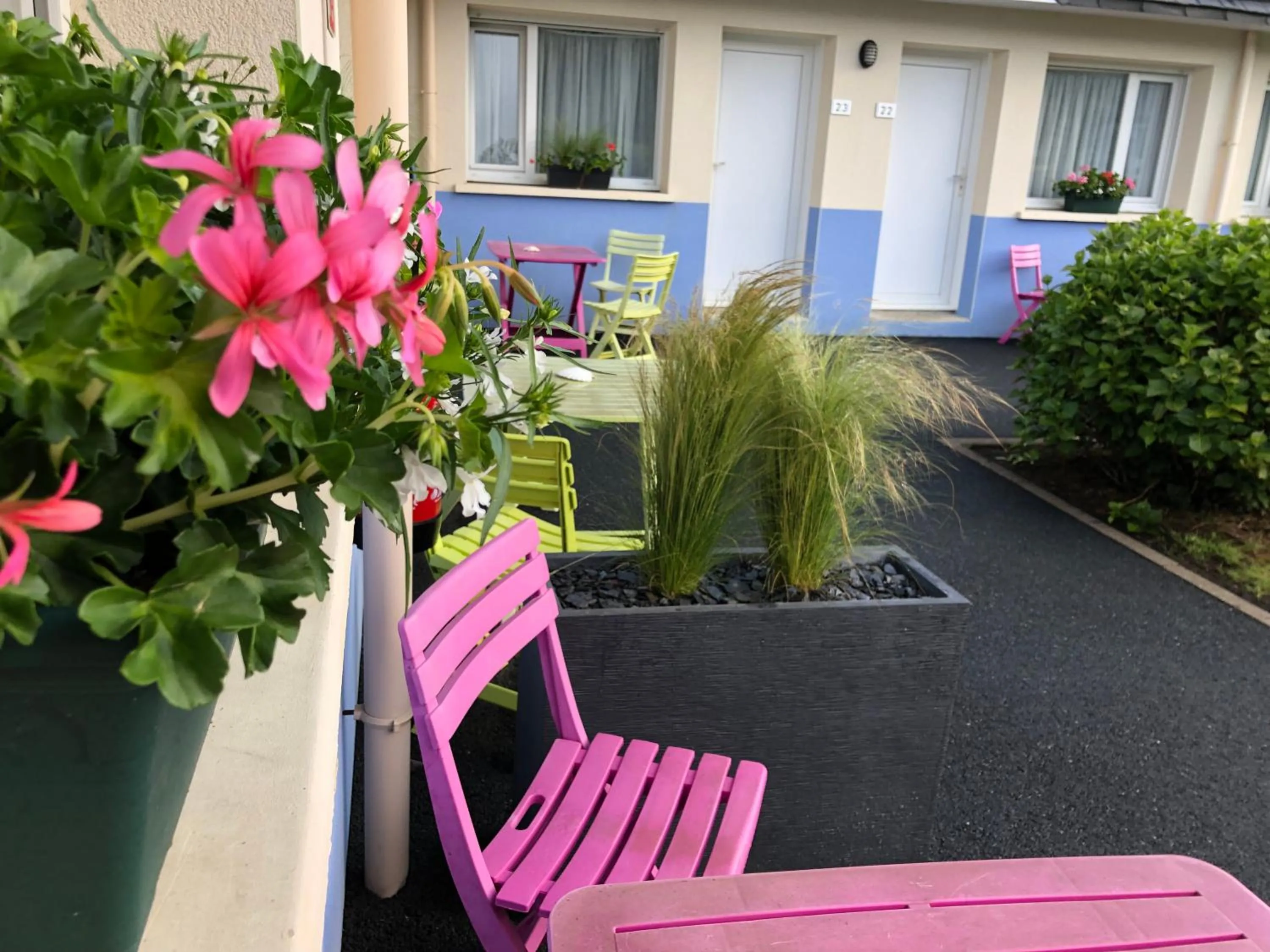 Patio in Hôtel Heod - Binic - Saint-Quay-Portrieux