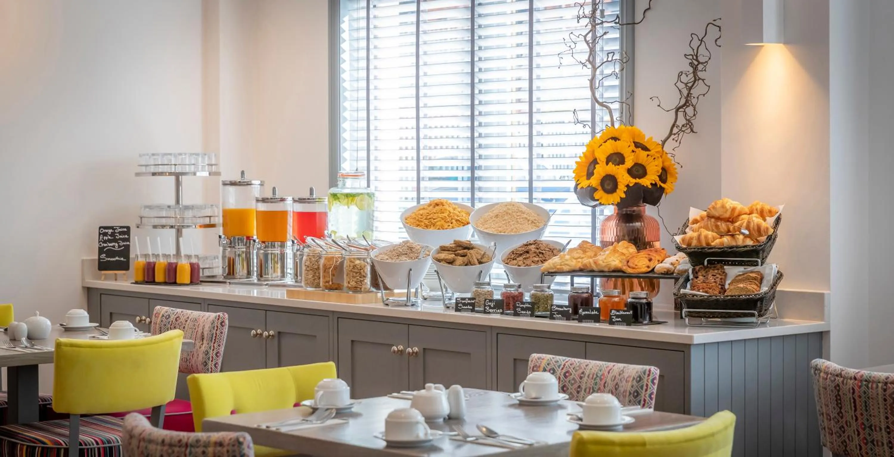 Breakfast in Lancaster Lodge