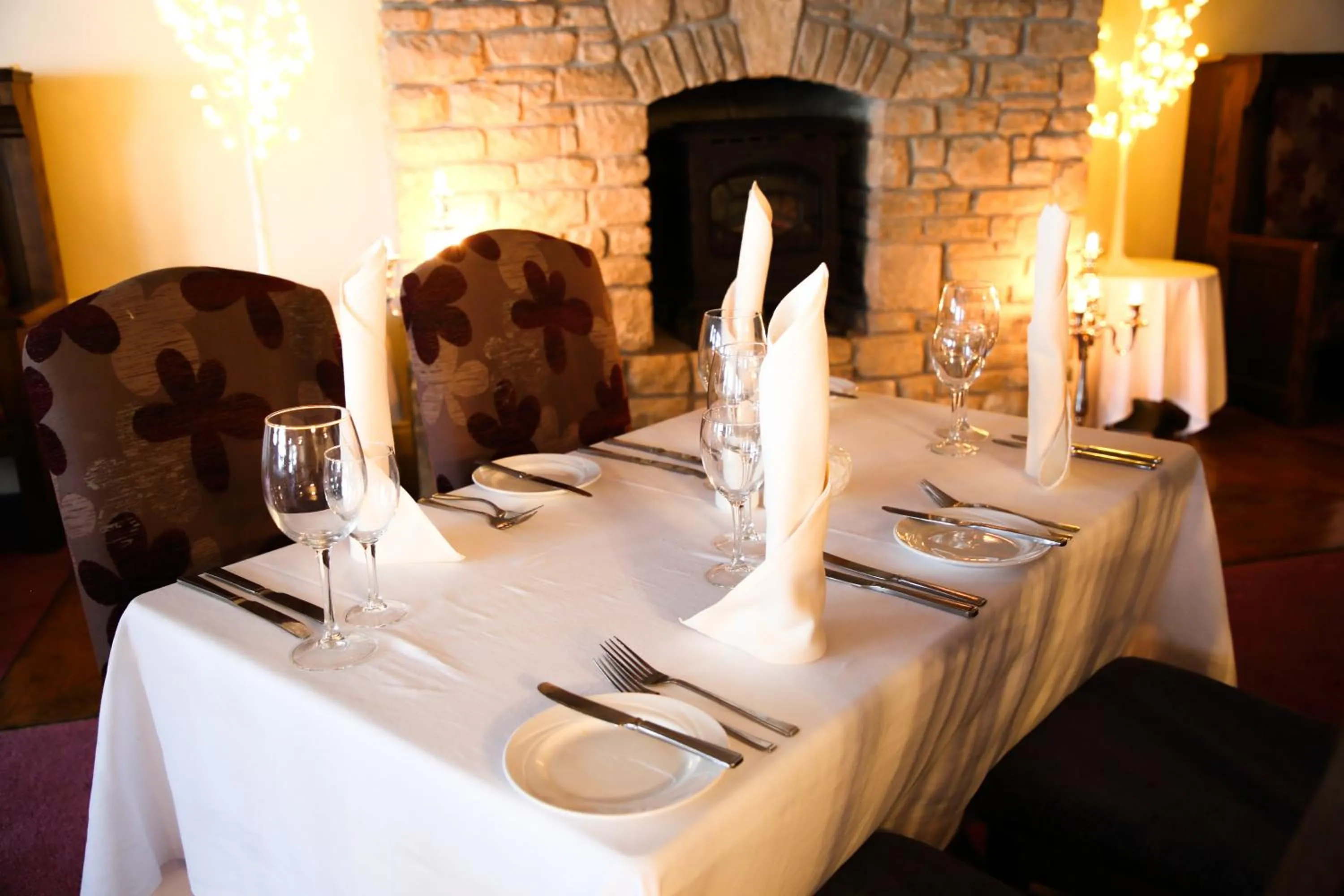 Restaurant/places to eat in Mulroy Woods Hotel