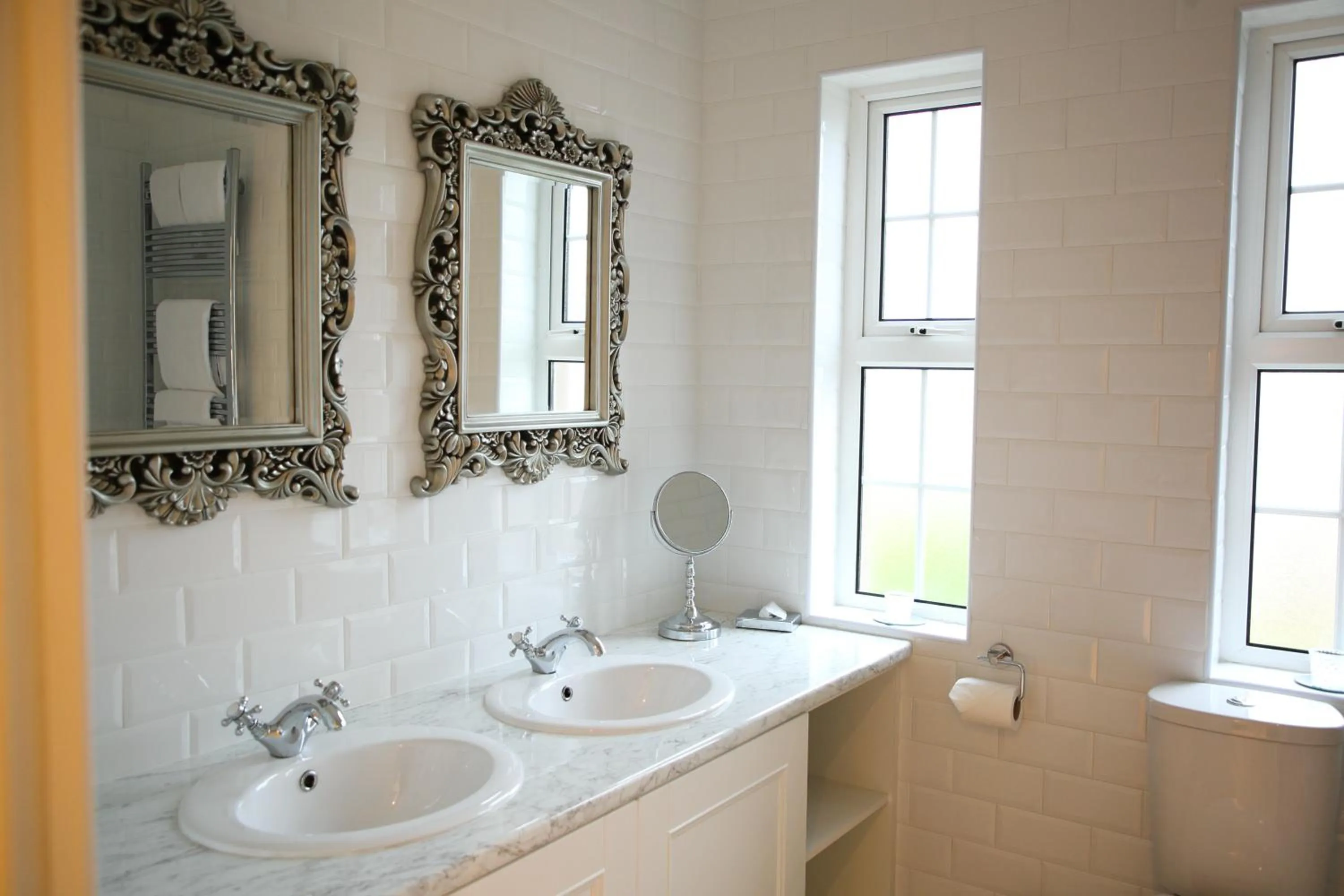 Bathroom in Mulroy Woods Hotel