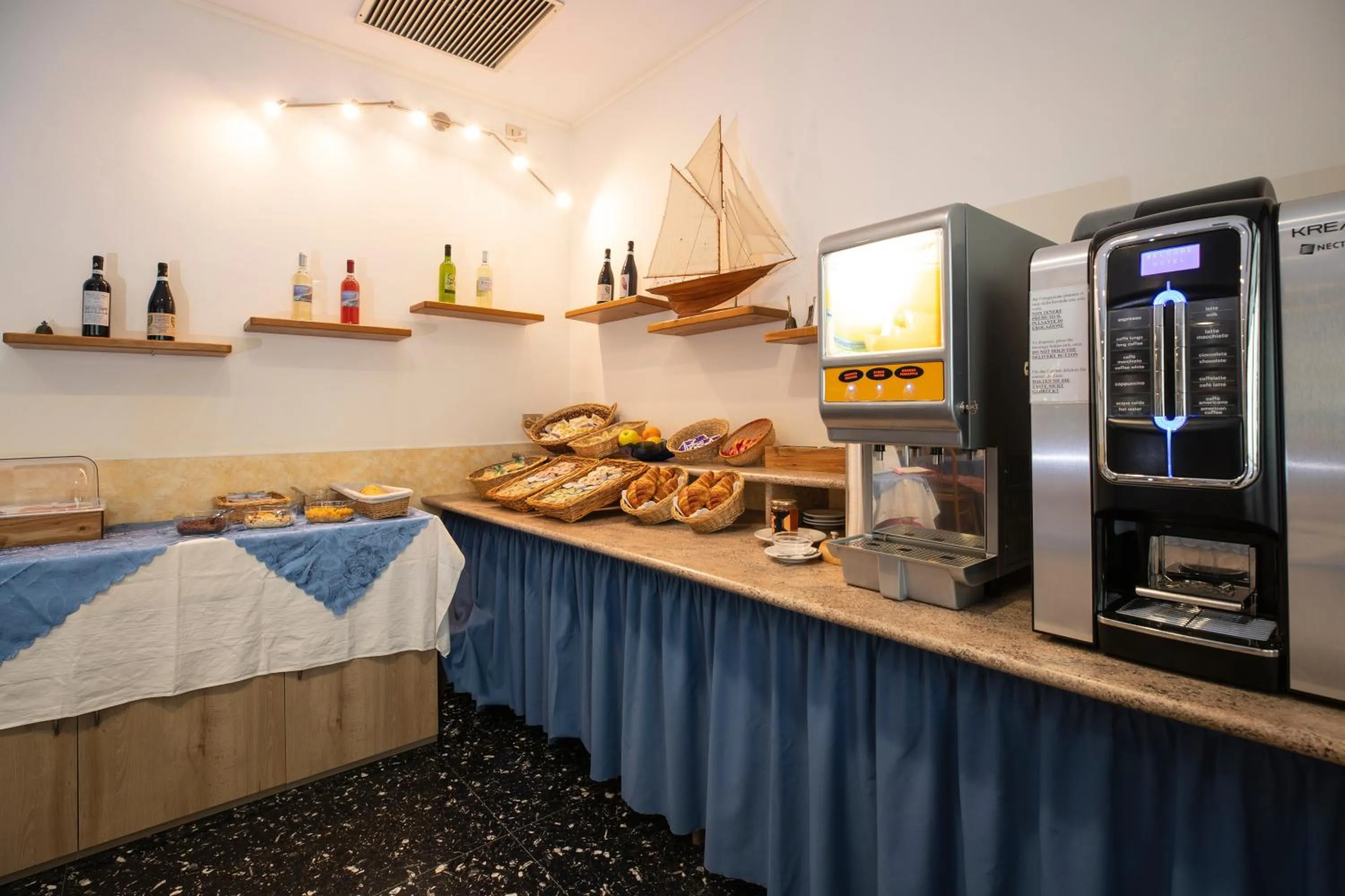 Food and drinks in Hotel Palace