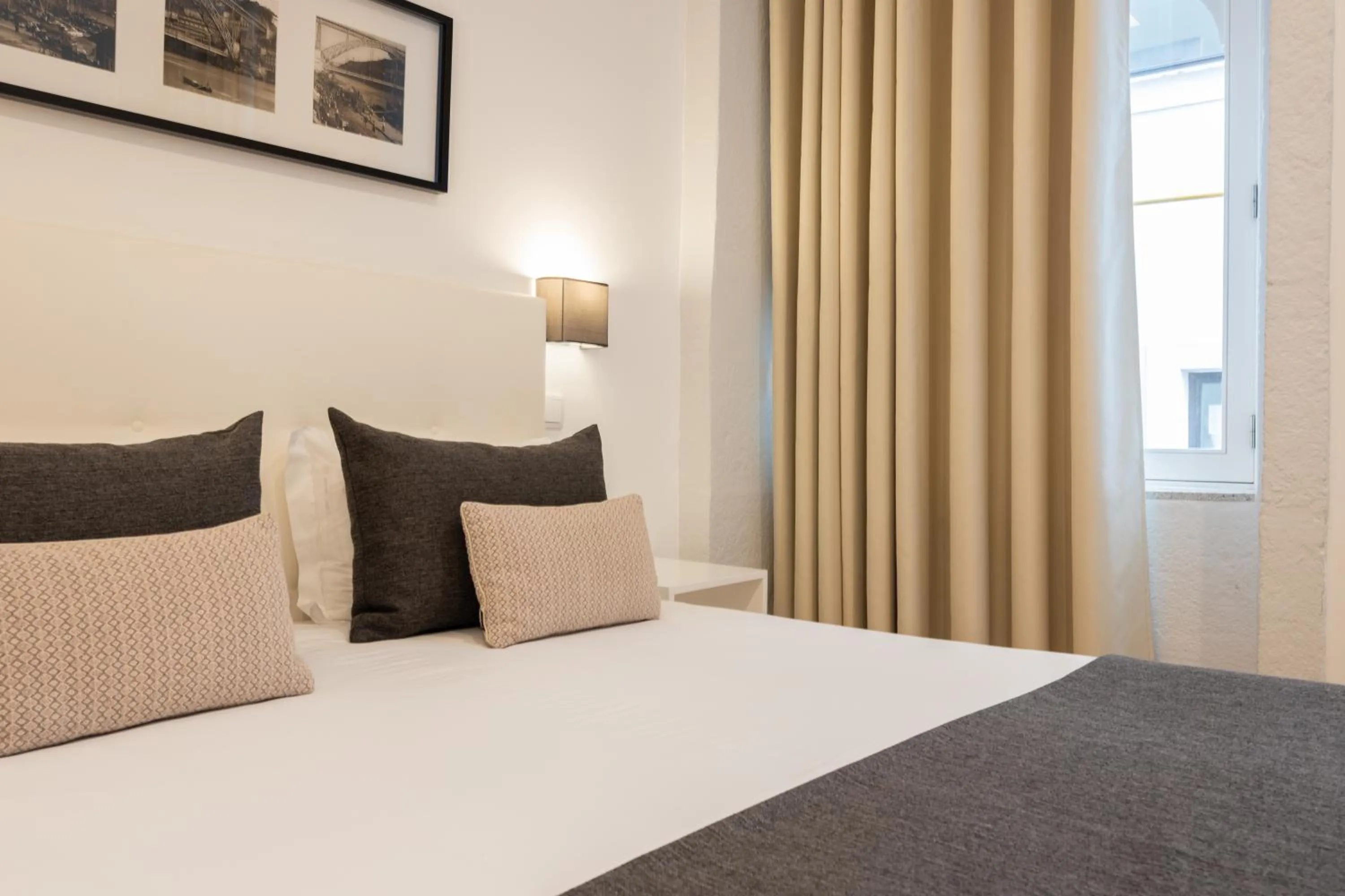 Bed in Mystay Porto Batalha