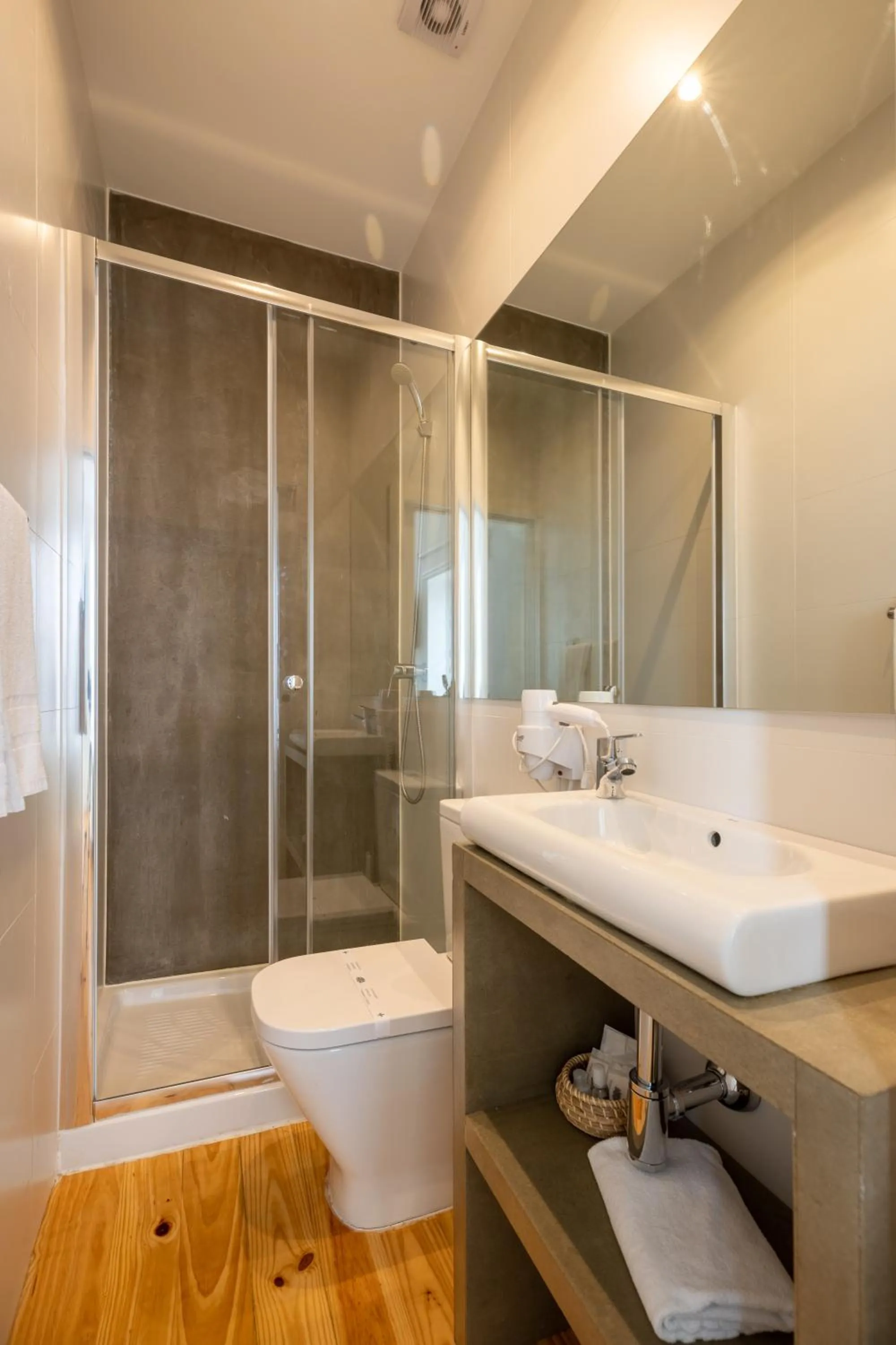 Bathroom in Mystay Porto Batalha