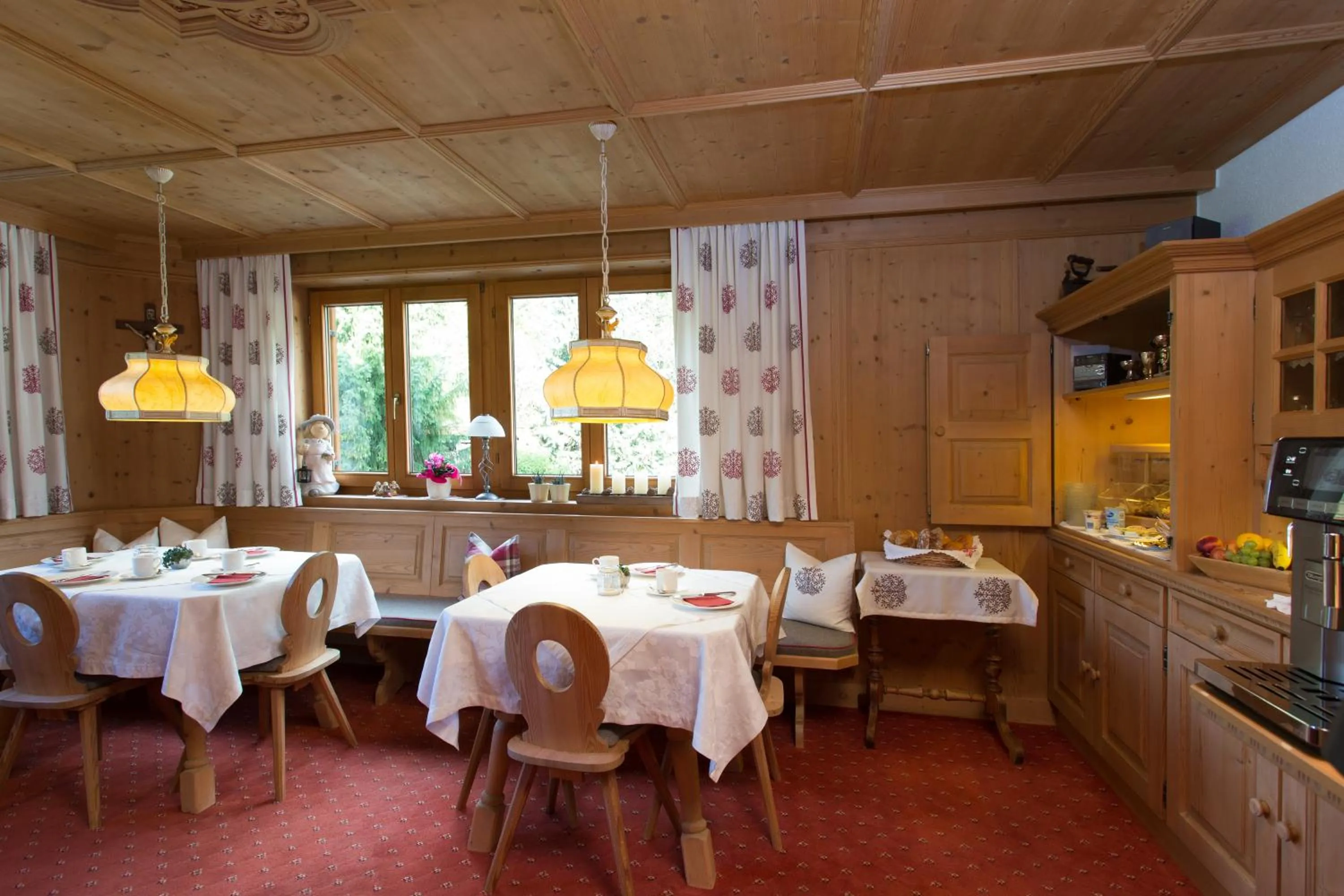 Buffet breakfast in Landhaus Zauser