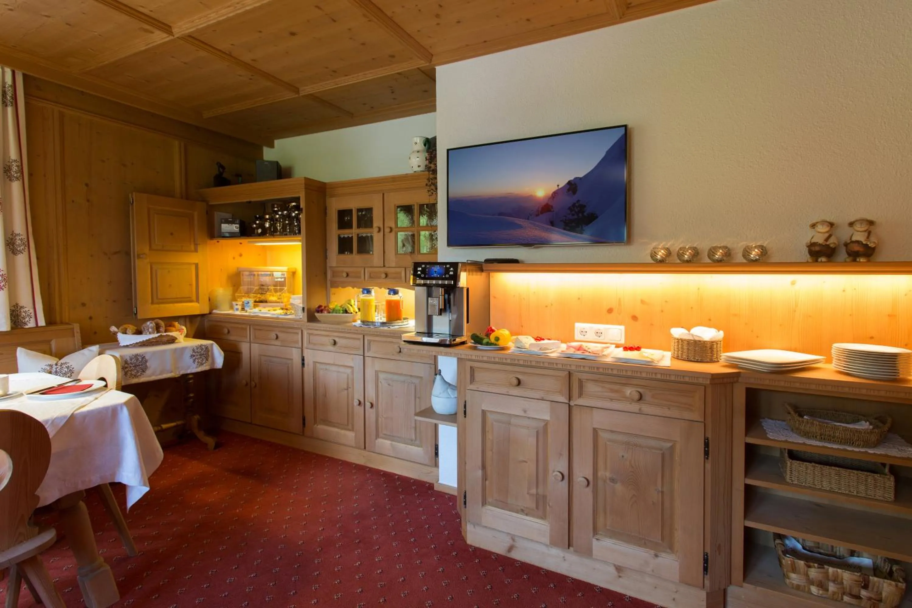 Buffet breakfast in Landhaus Zauser