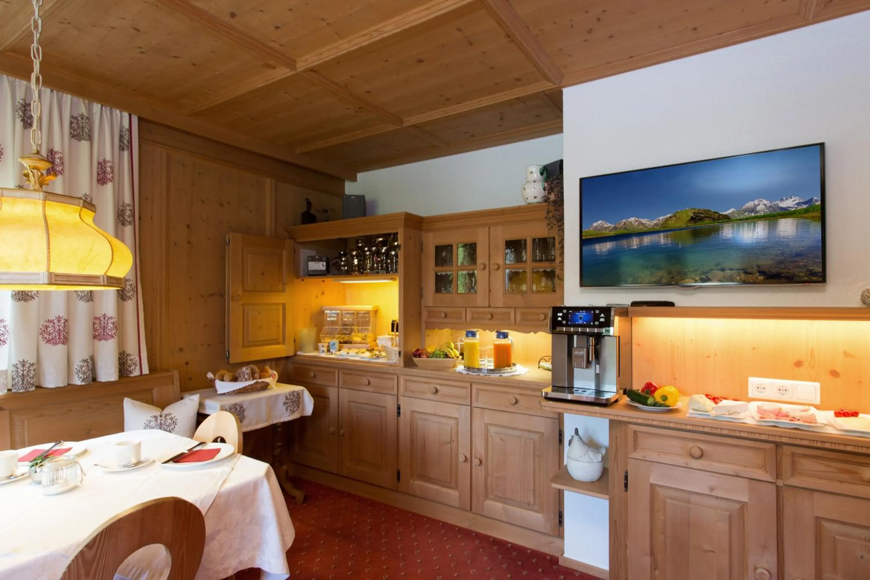 Buffet breakfast in Landhaus Zauser
