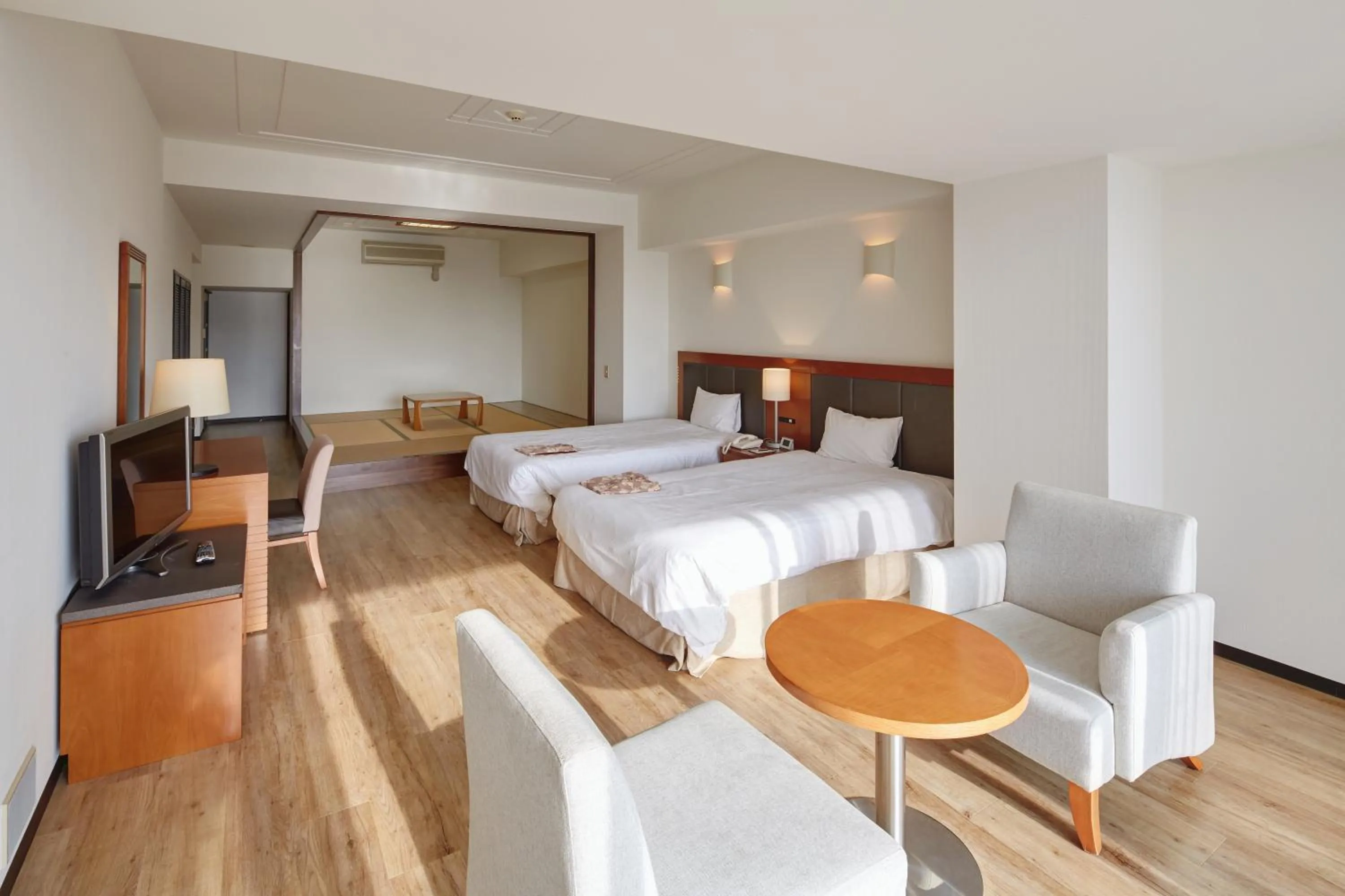 TV and multimedia, Bed in Hotel Mahaina Wellness Resorts Okinawa