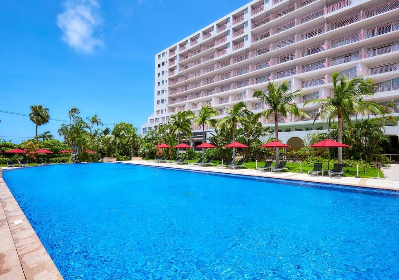 Swimming pool in Hotel Mahaina Wellness Resorts Okinawa