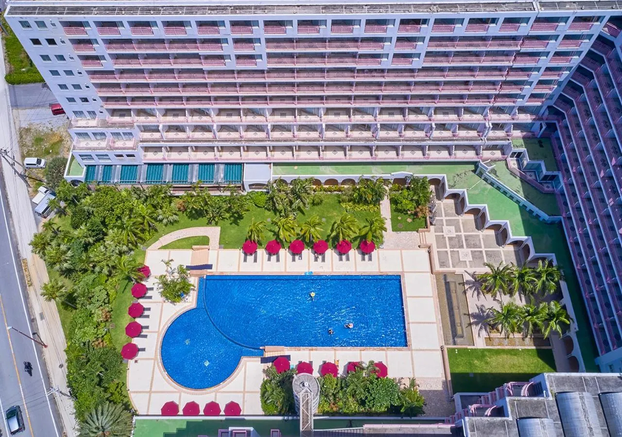 Pool view in Hotel Mahaina Wellness Resorts Okinawa