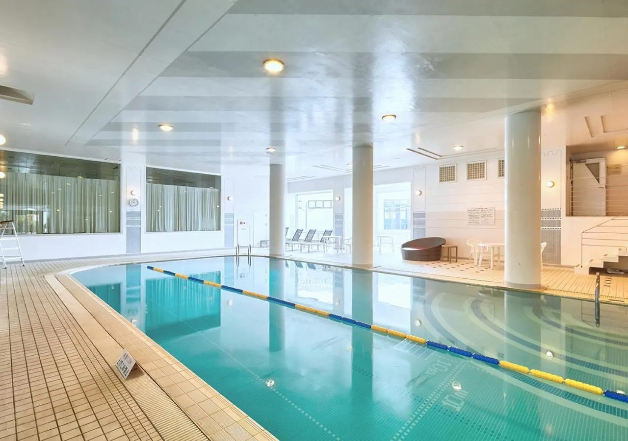 Swimming pool in Hotel Mahaina Wellness Resorts Okinawa