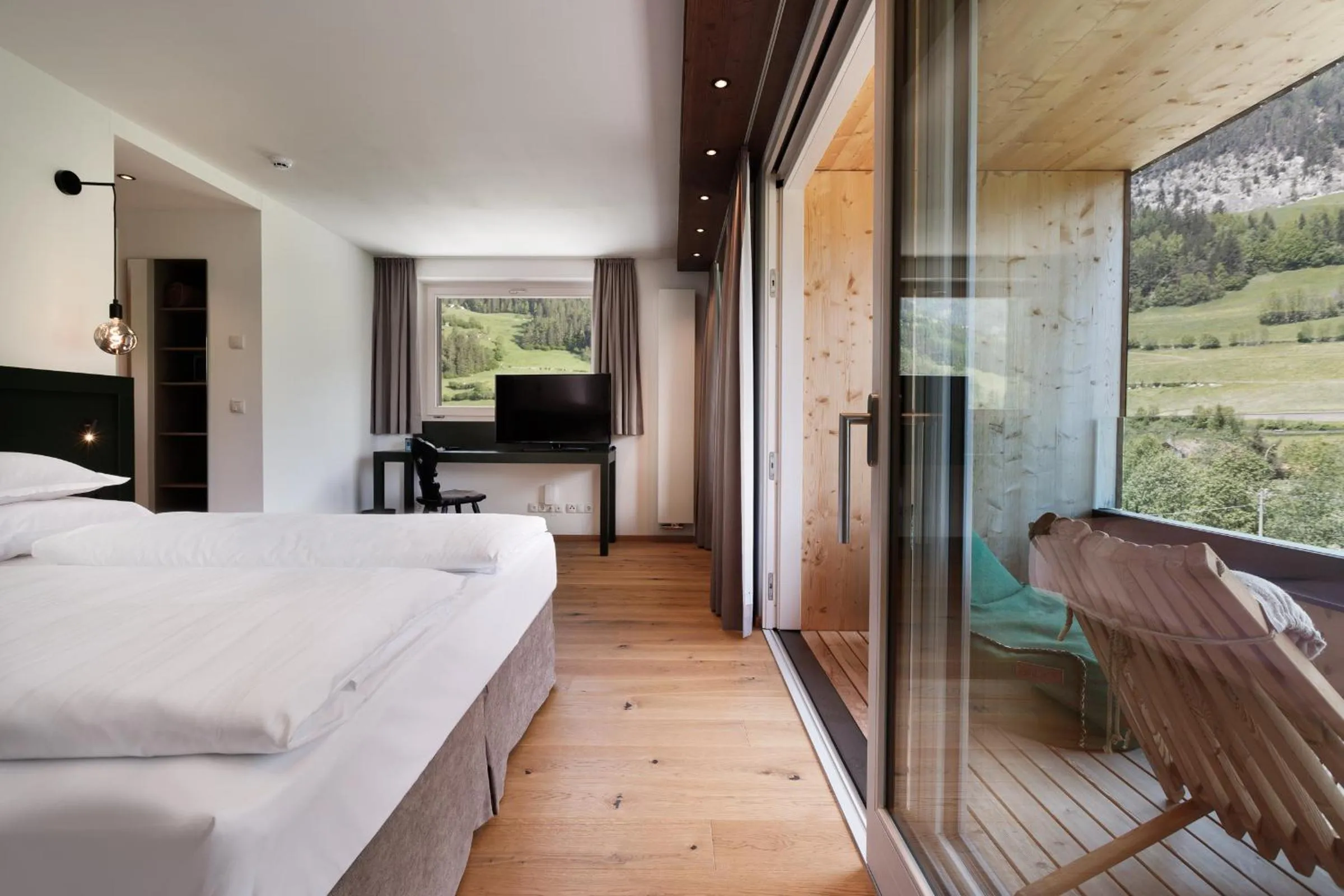 Bed in Alpine Life Hotel Anabel