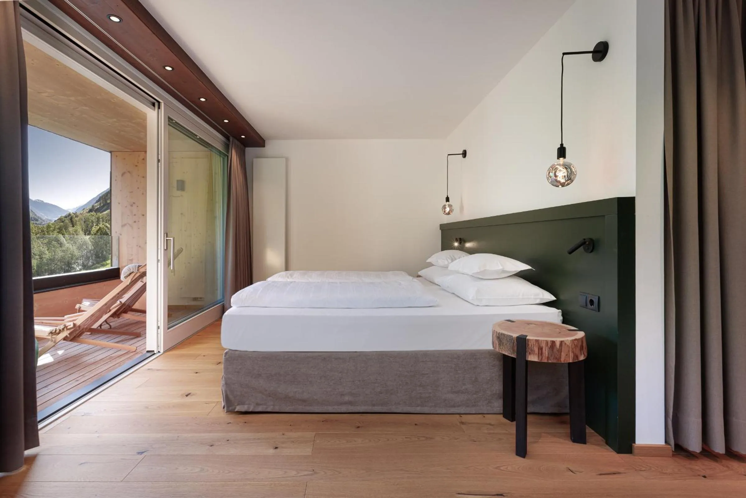 Bed in Alpine Life Hotel Anabel