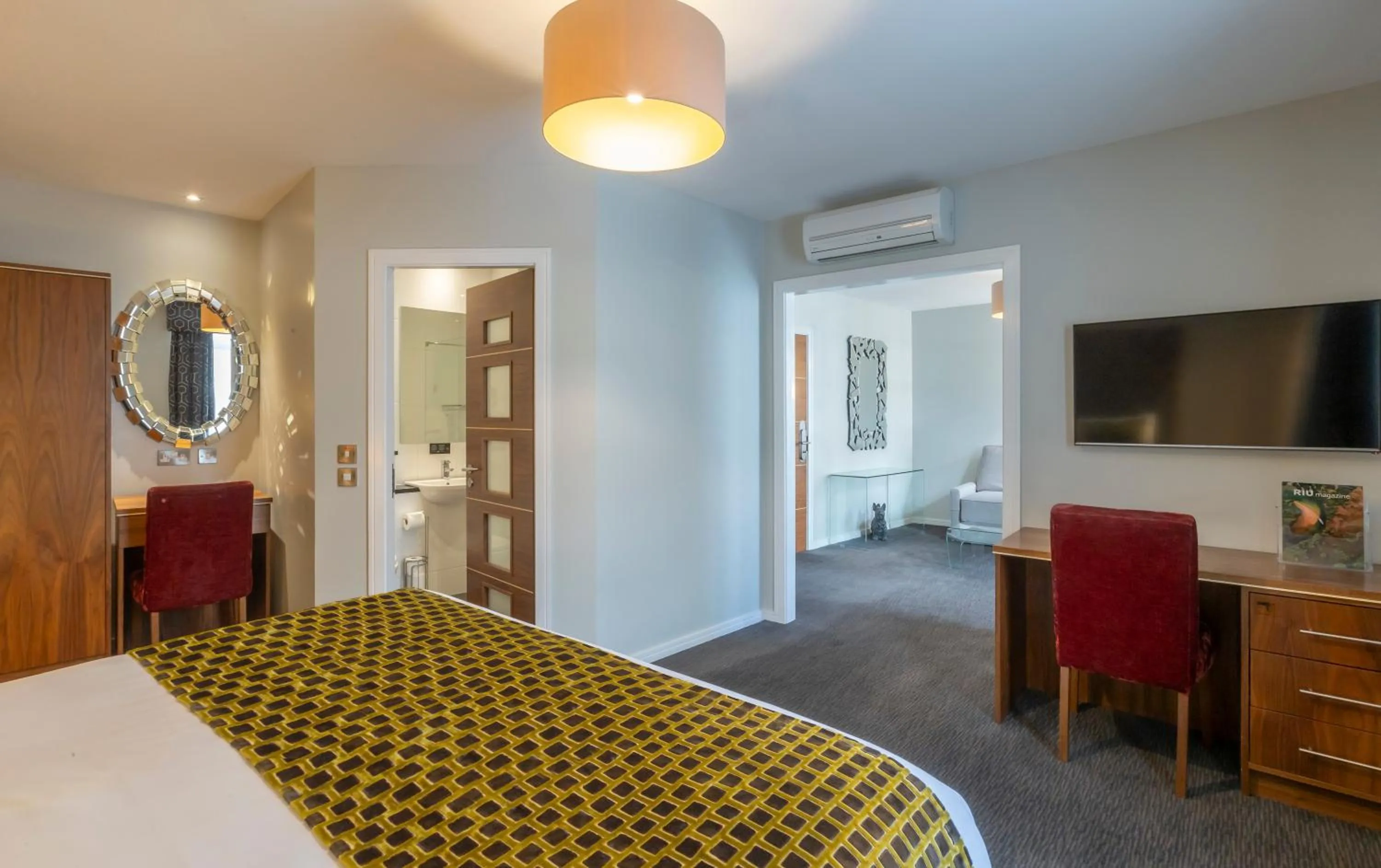 Bed in Riu Plaza The Gresham Dublin