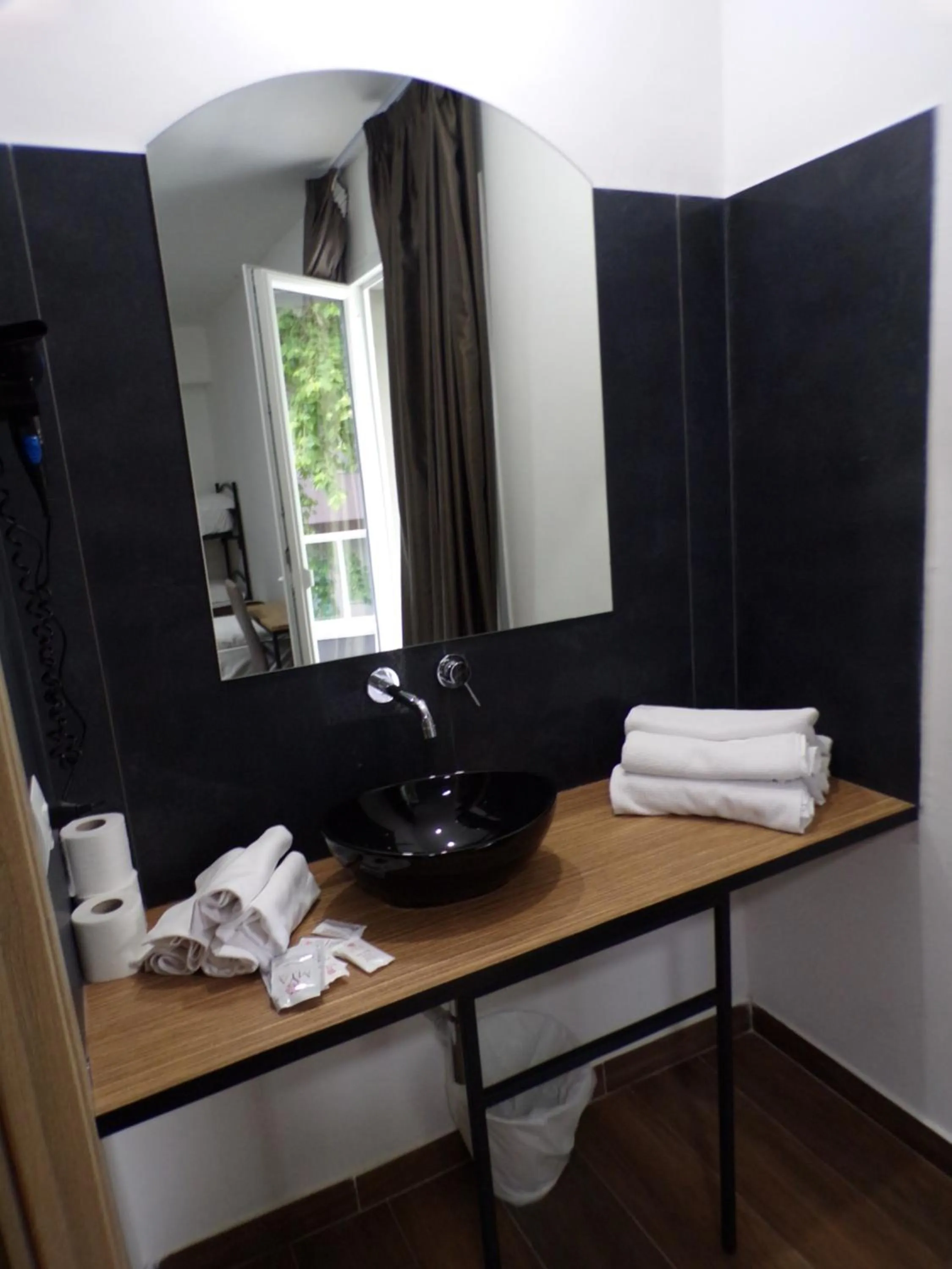 Bathroom in Hotel Nord Est