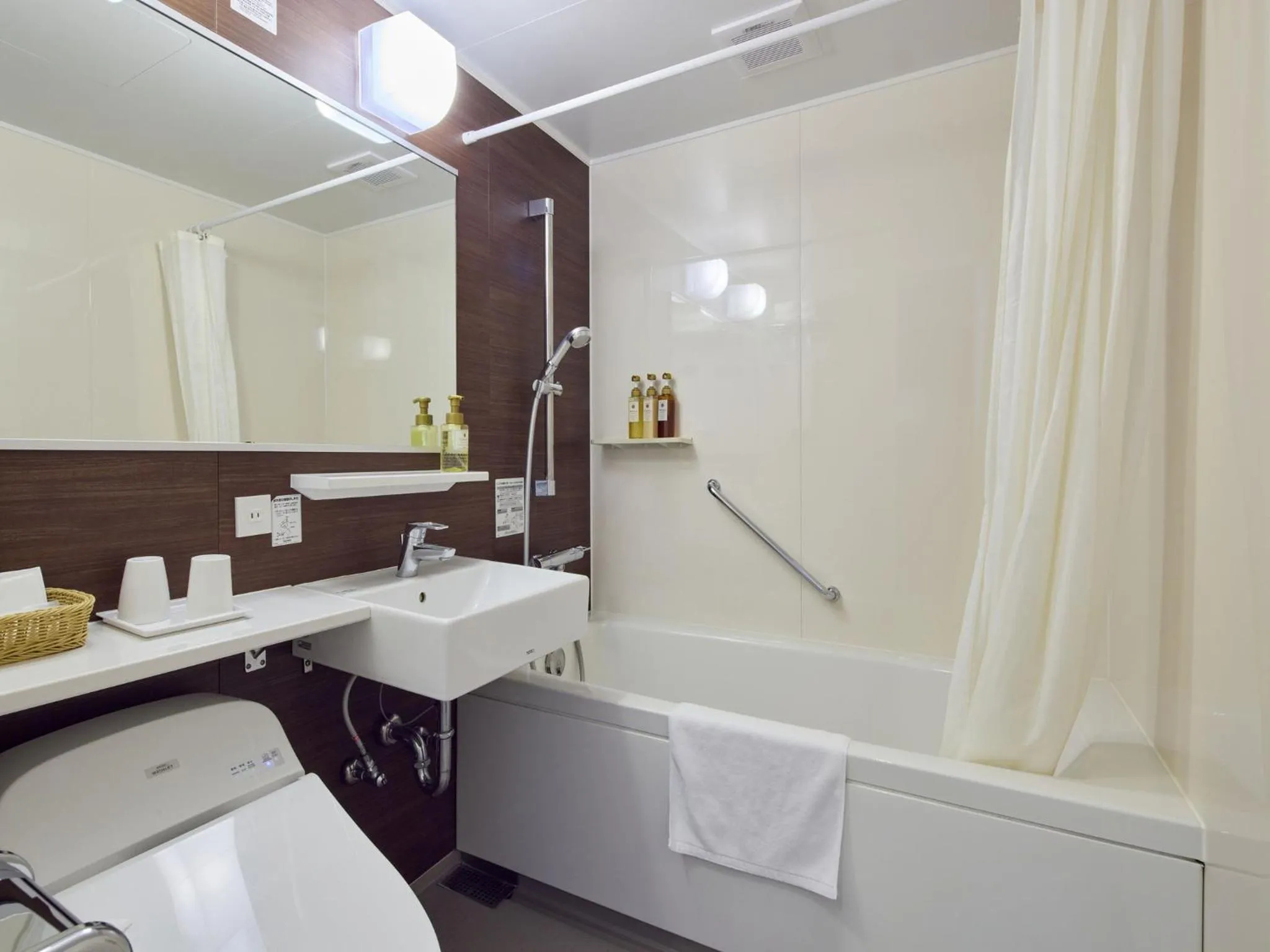 Shower in Hotel Yugaf Inn Okinawa