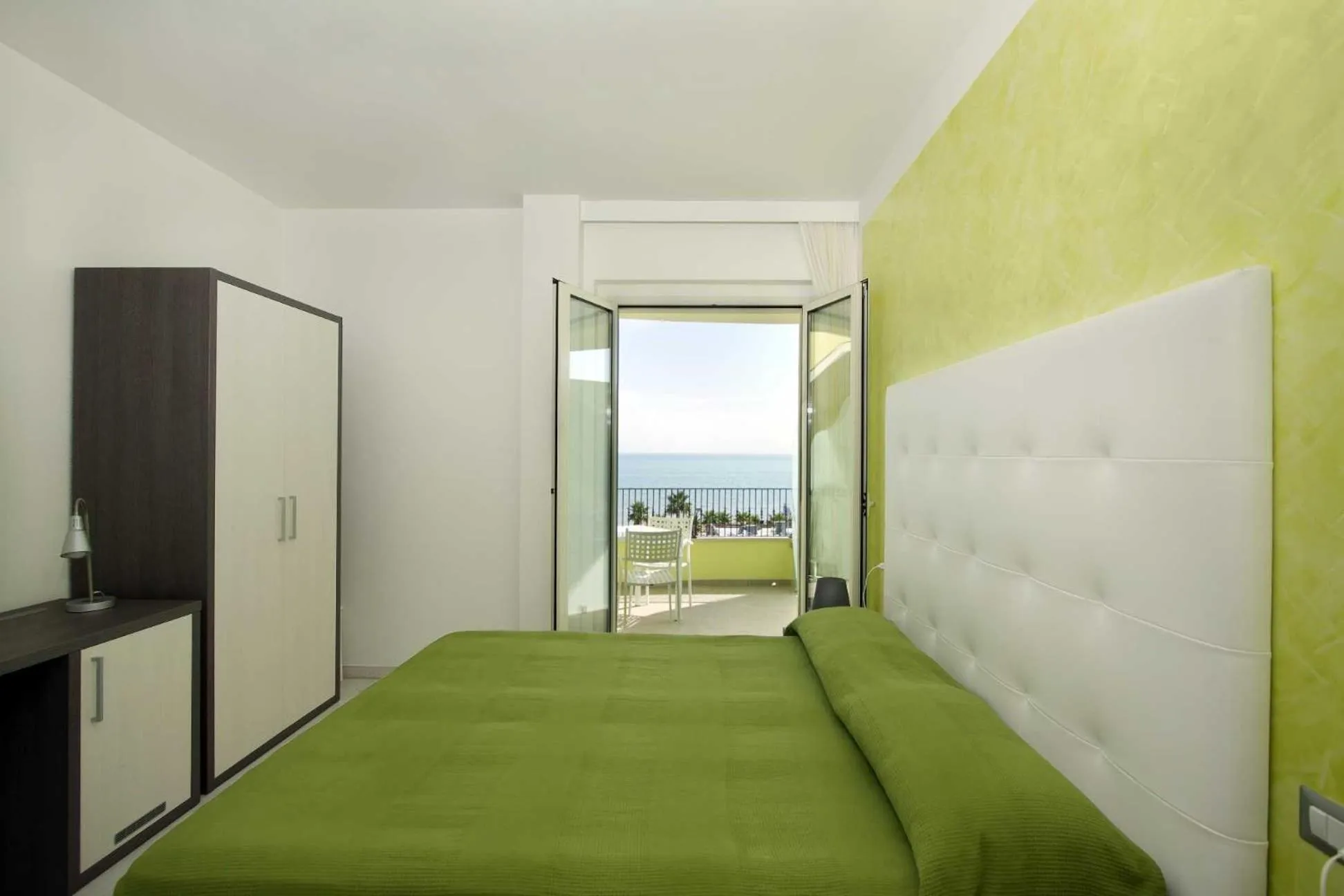 Bed in Hotel La Maestra