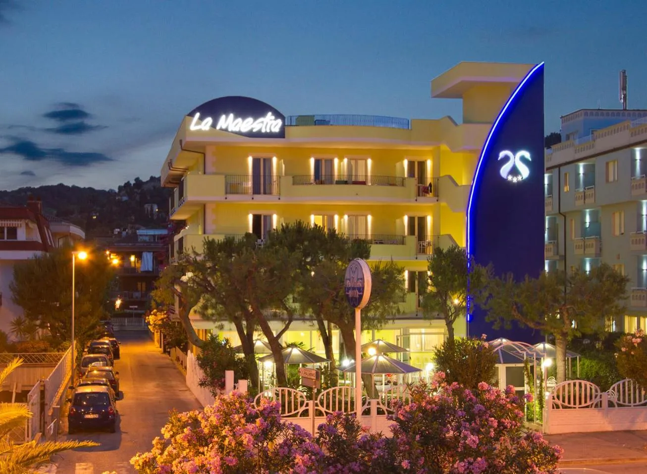 Facade/entrance in Hotel La Maestra