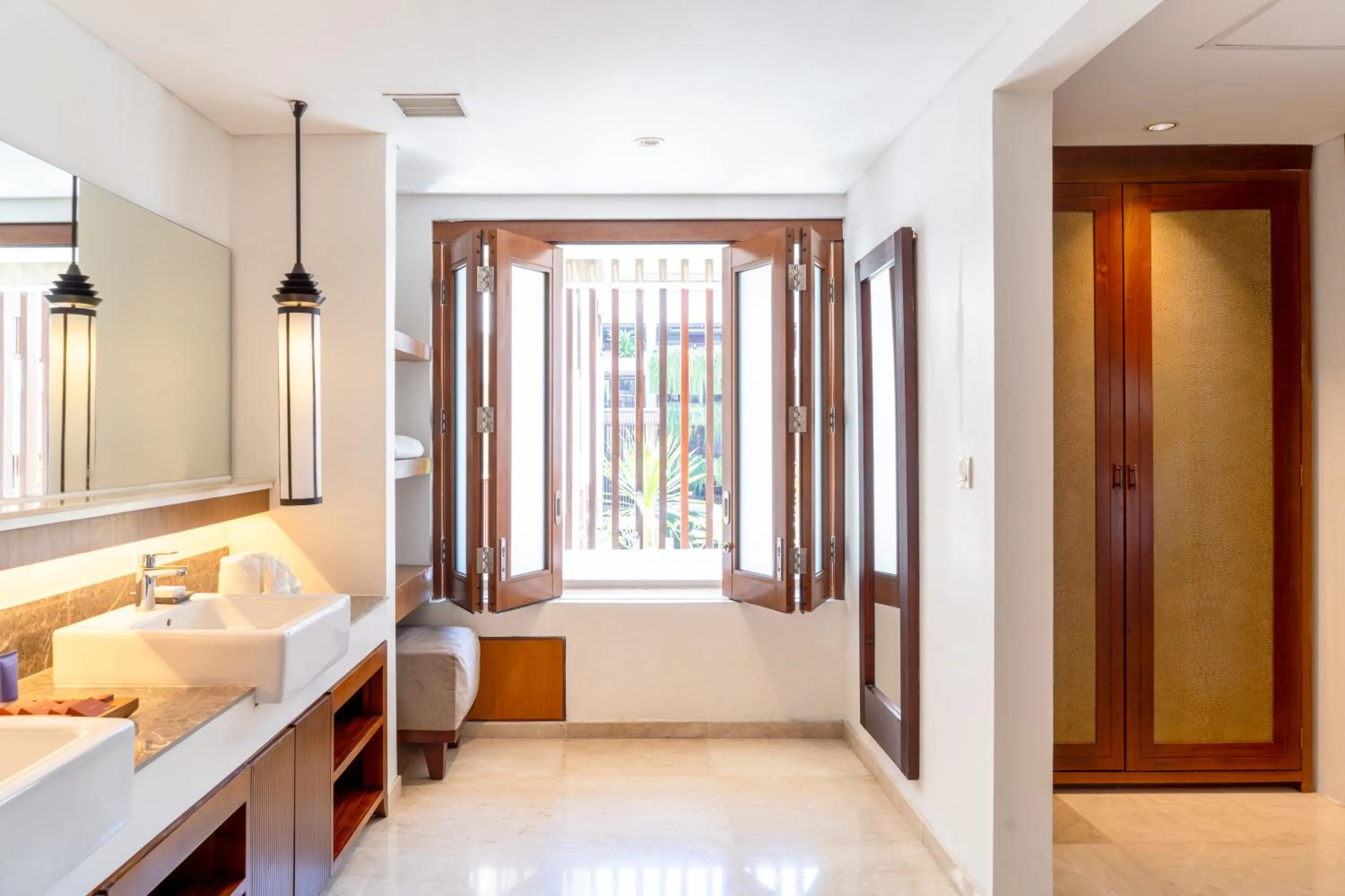 Bathroom, Bed in The Magani Hotel and Spa