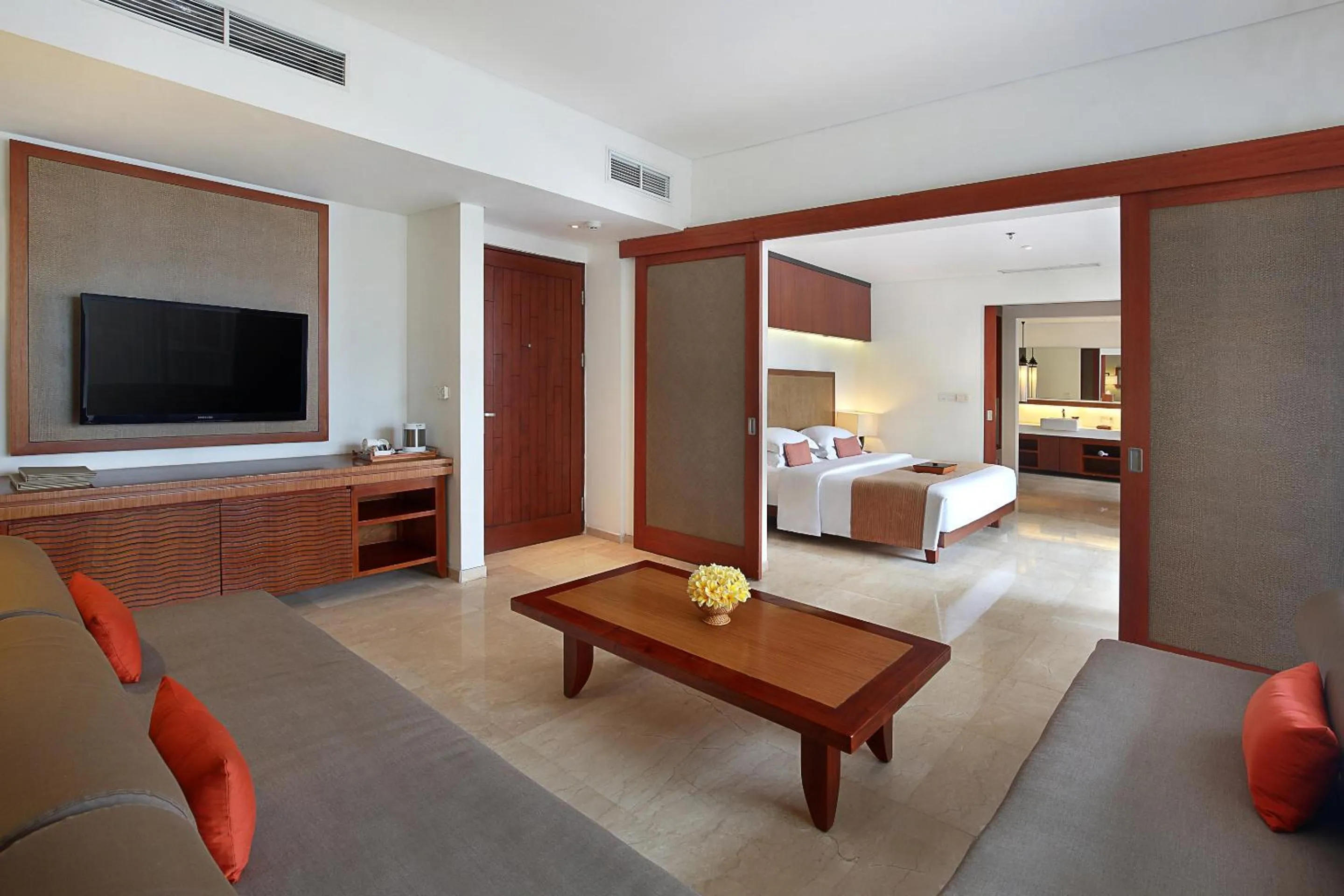 Living room, Bed in The Magani Hotel and Spa