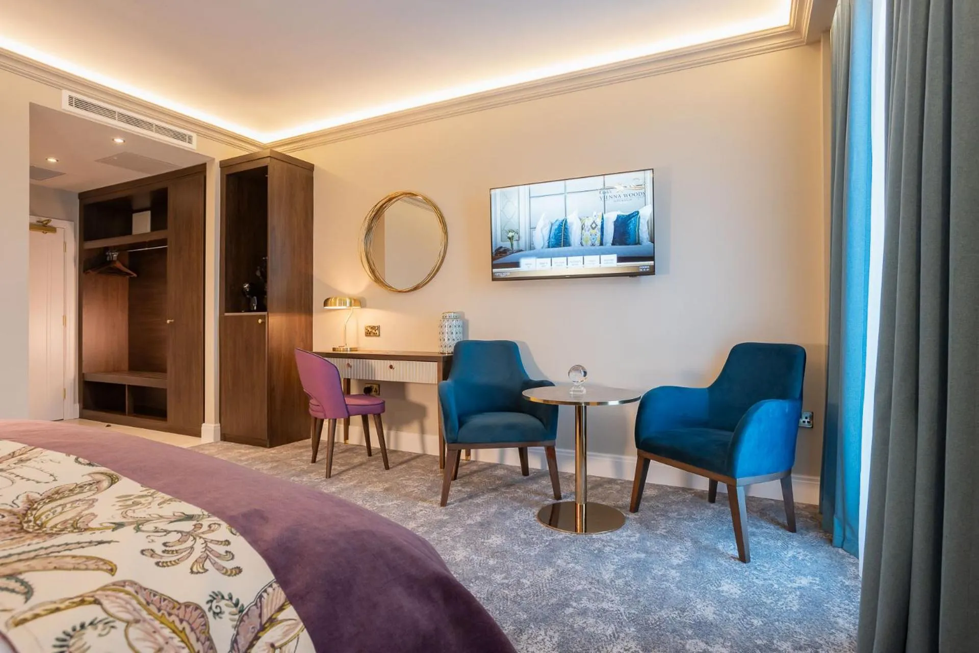 Bedroom, Bed in Cork's Vienna Woods Hotel & Villas