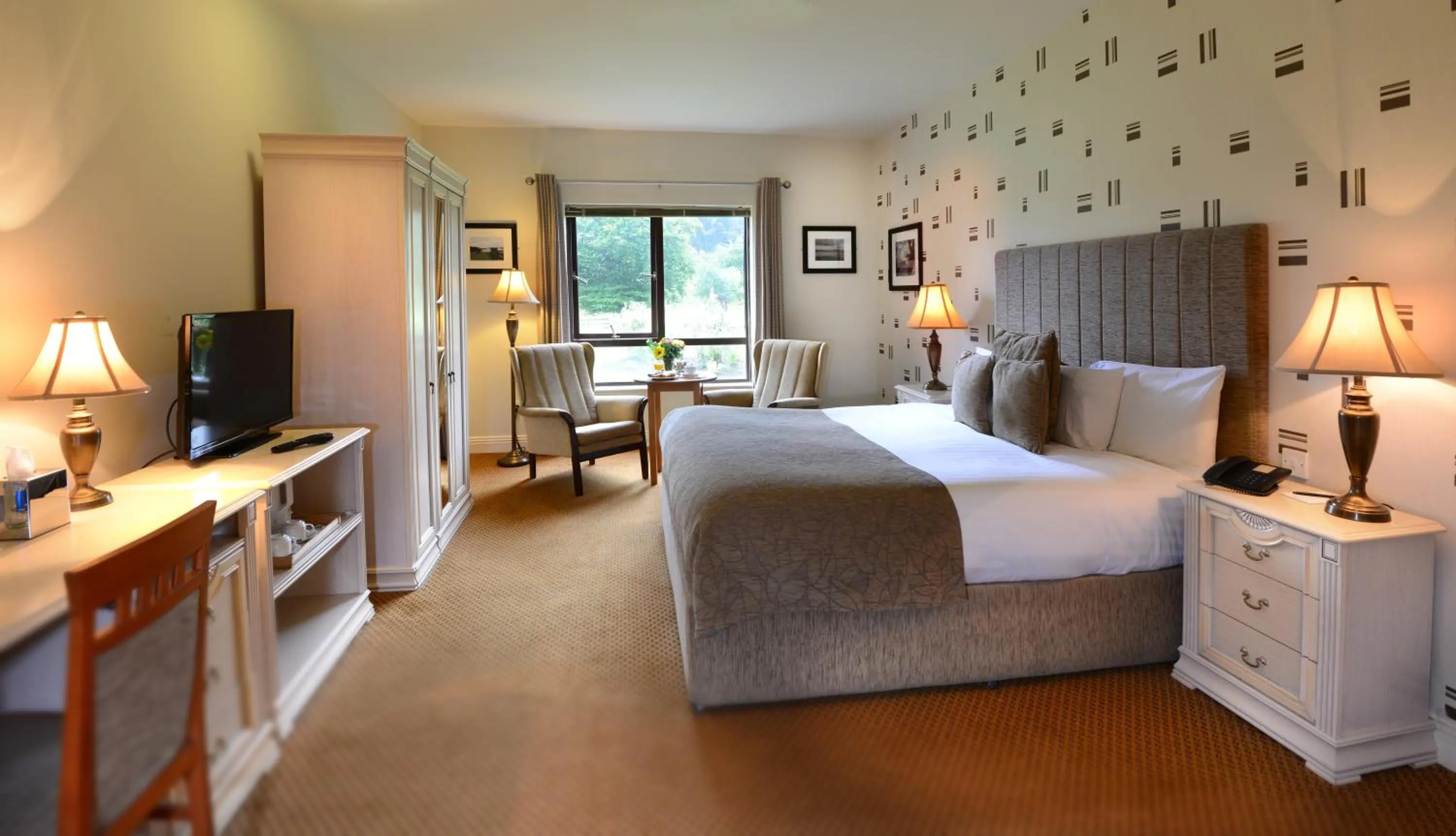 Bedroom, Bed in Kiltimagh Park Hotel