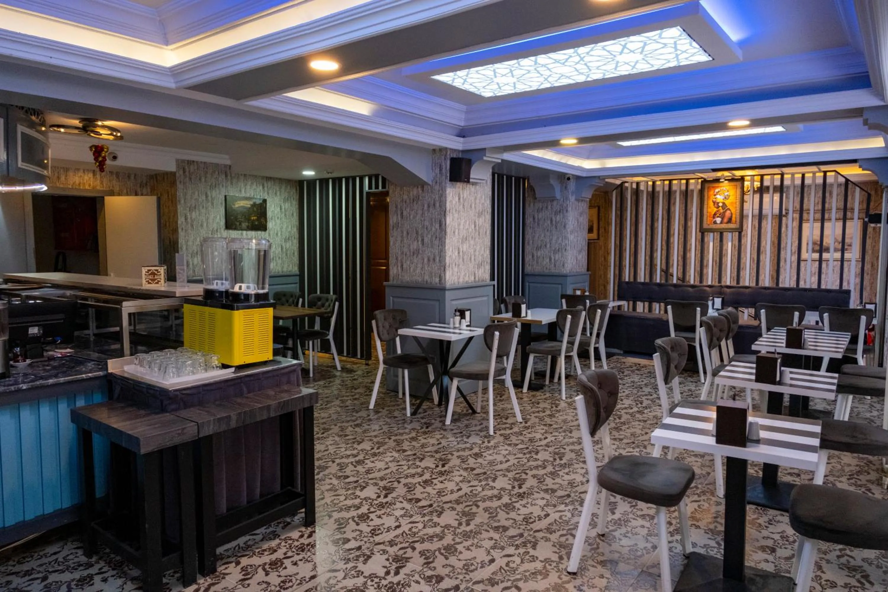 Restaurant/places to eat in Albatros Hagia Sophia Hotel