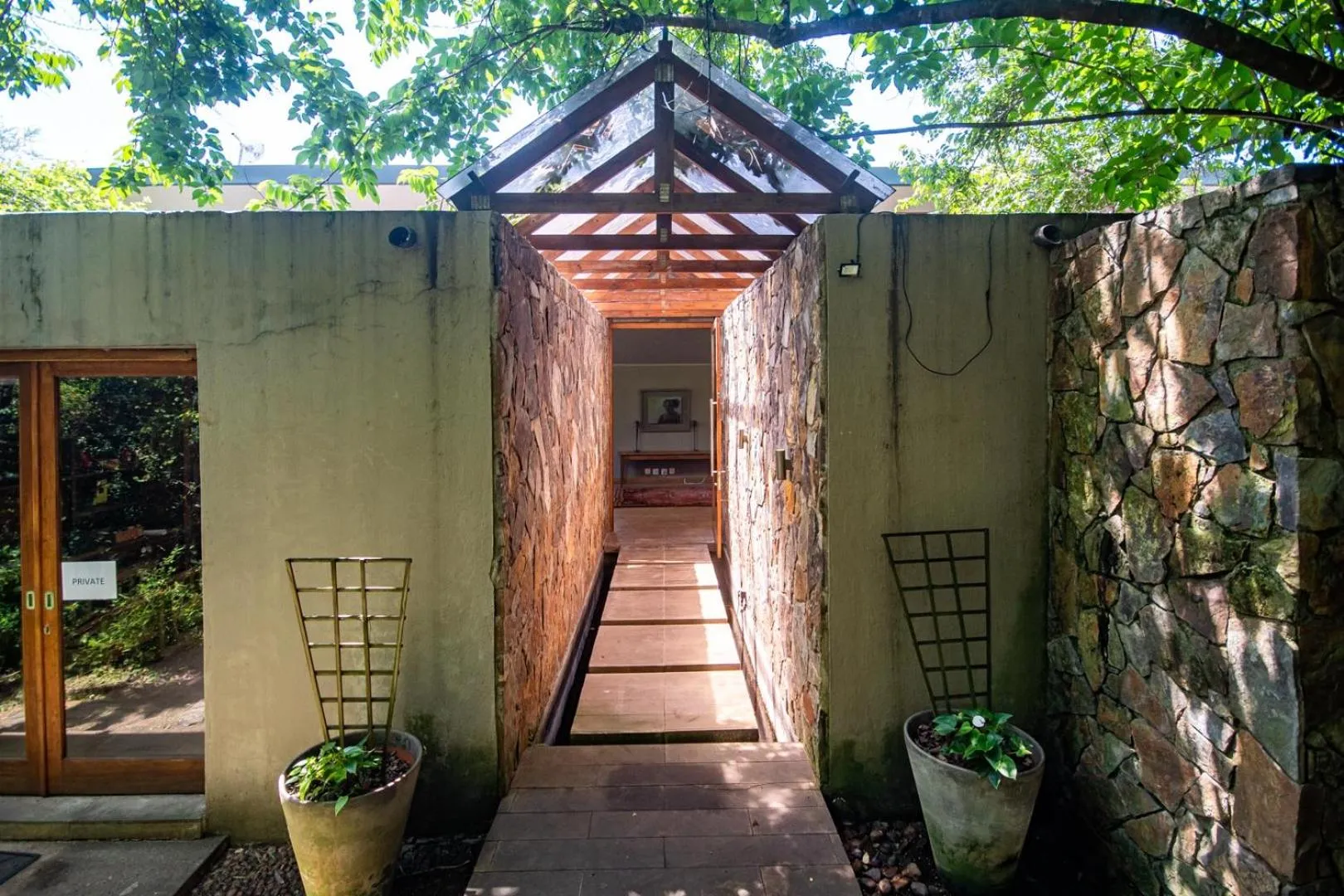 Facade/entrance in Summerfields Rose Retreat and Spa