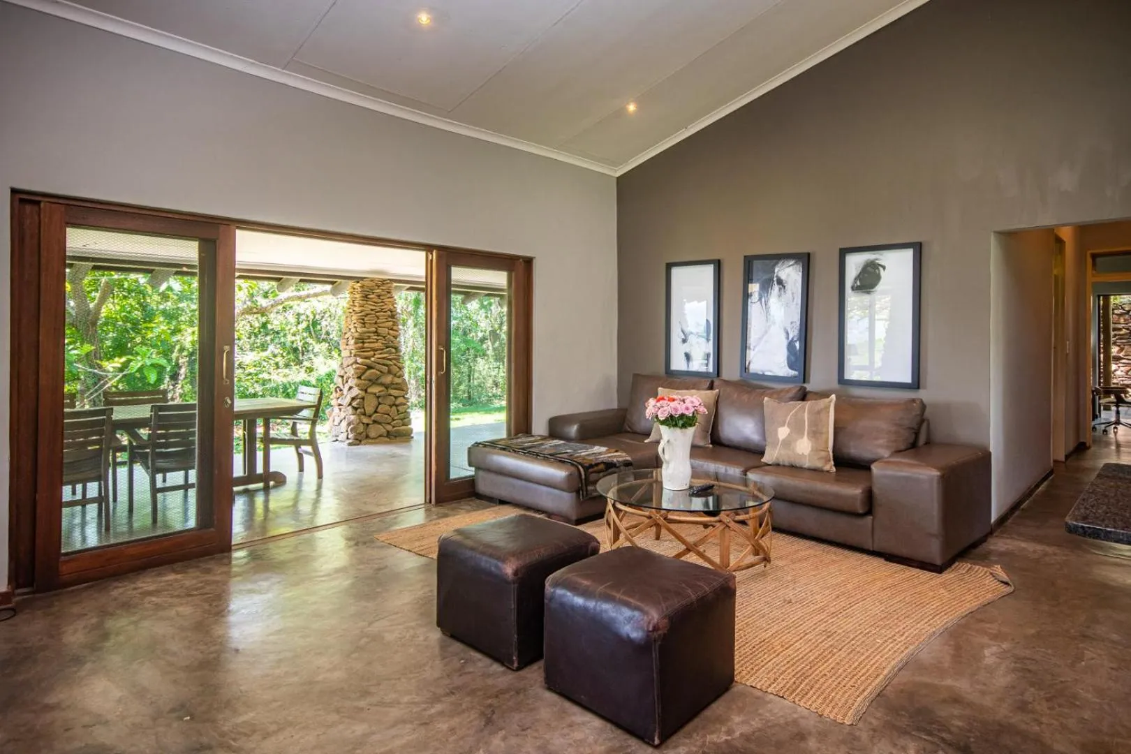 Living room in Summerfields Rose Retreat and Spa
