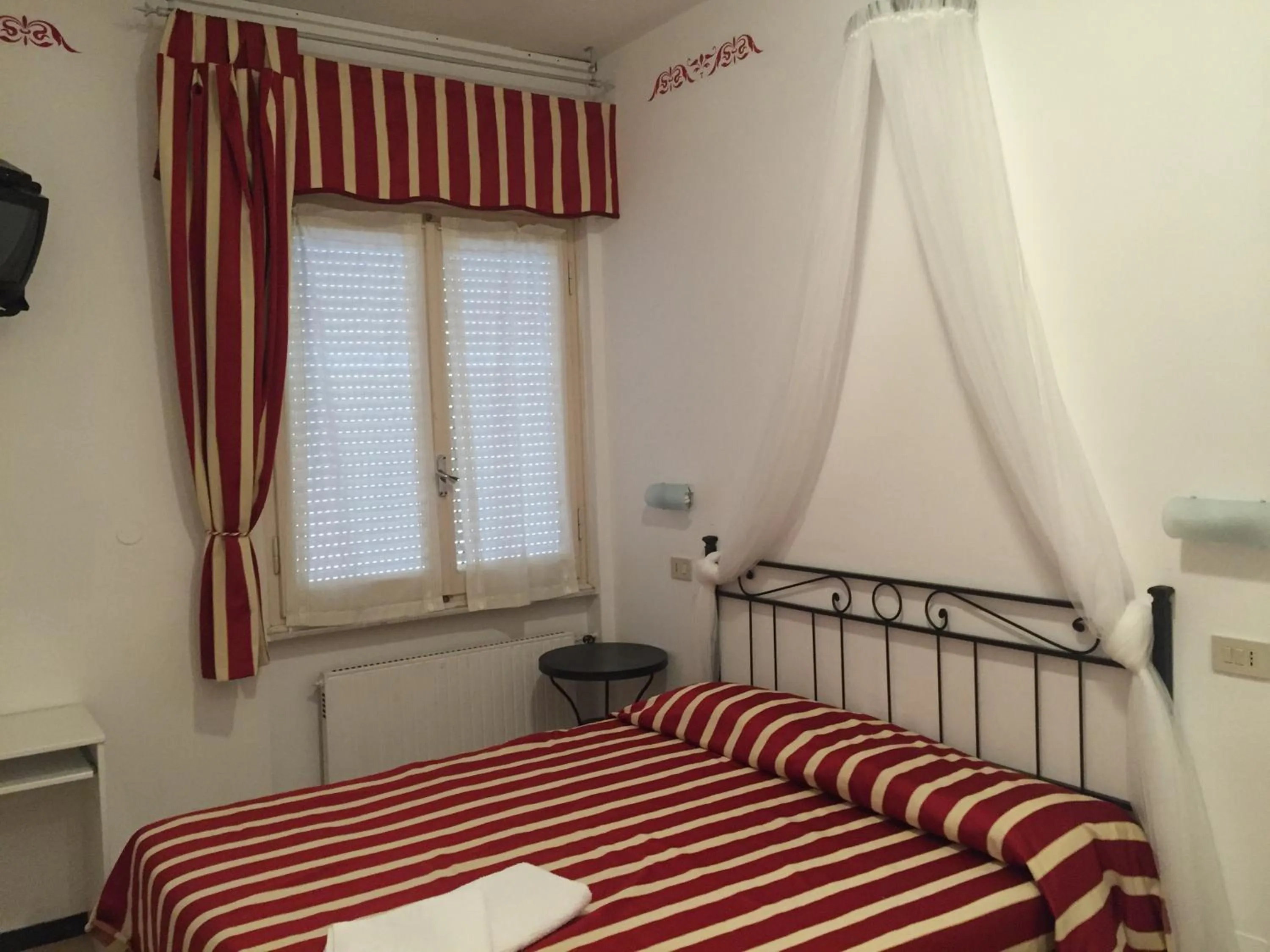 Photo of the whole room in Hotel Villa Elle