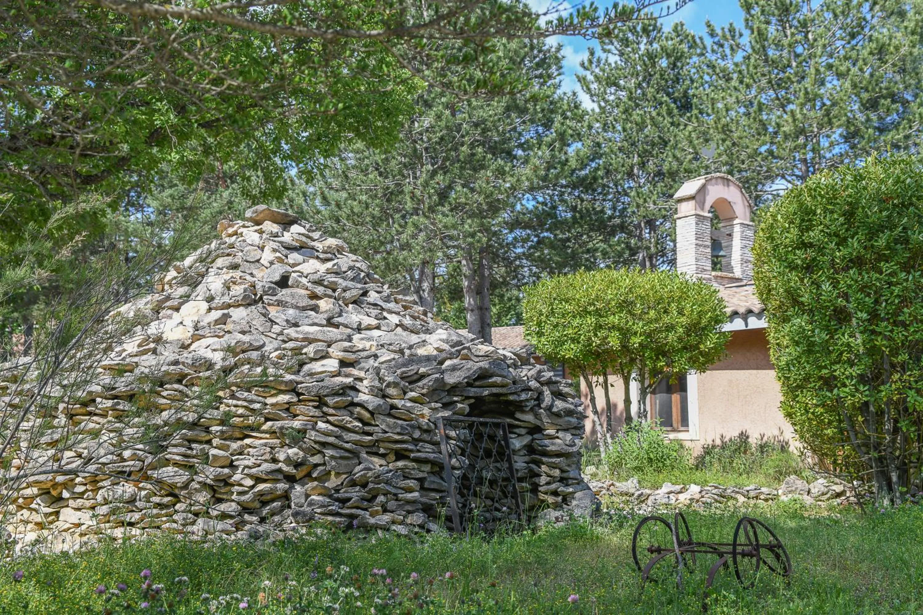 Garden in Domaine du Val de Sault