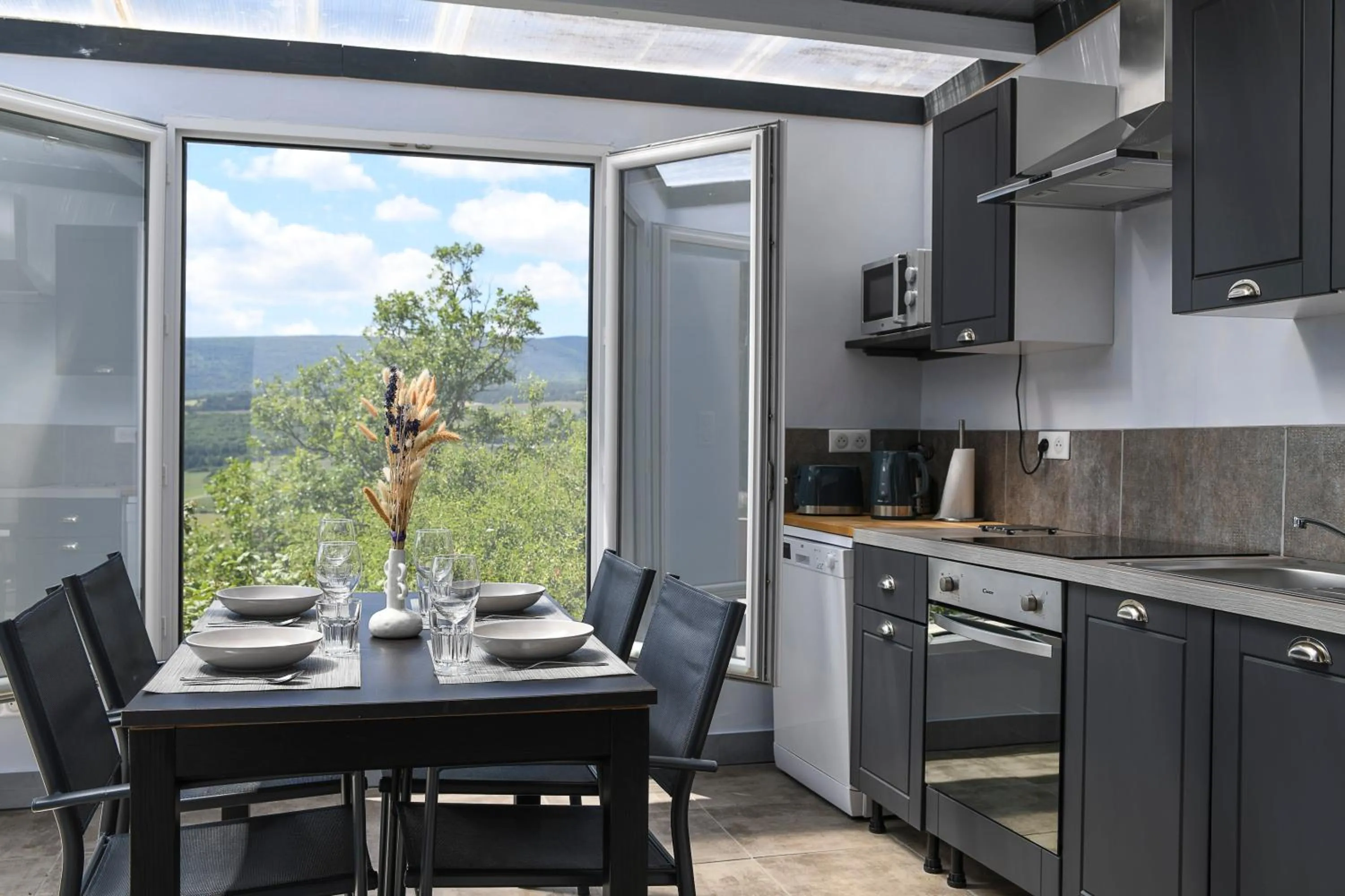 Kitchen or kitchenette in Domaine du Val de Sault